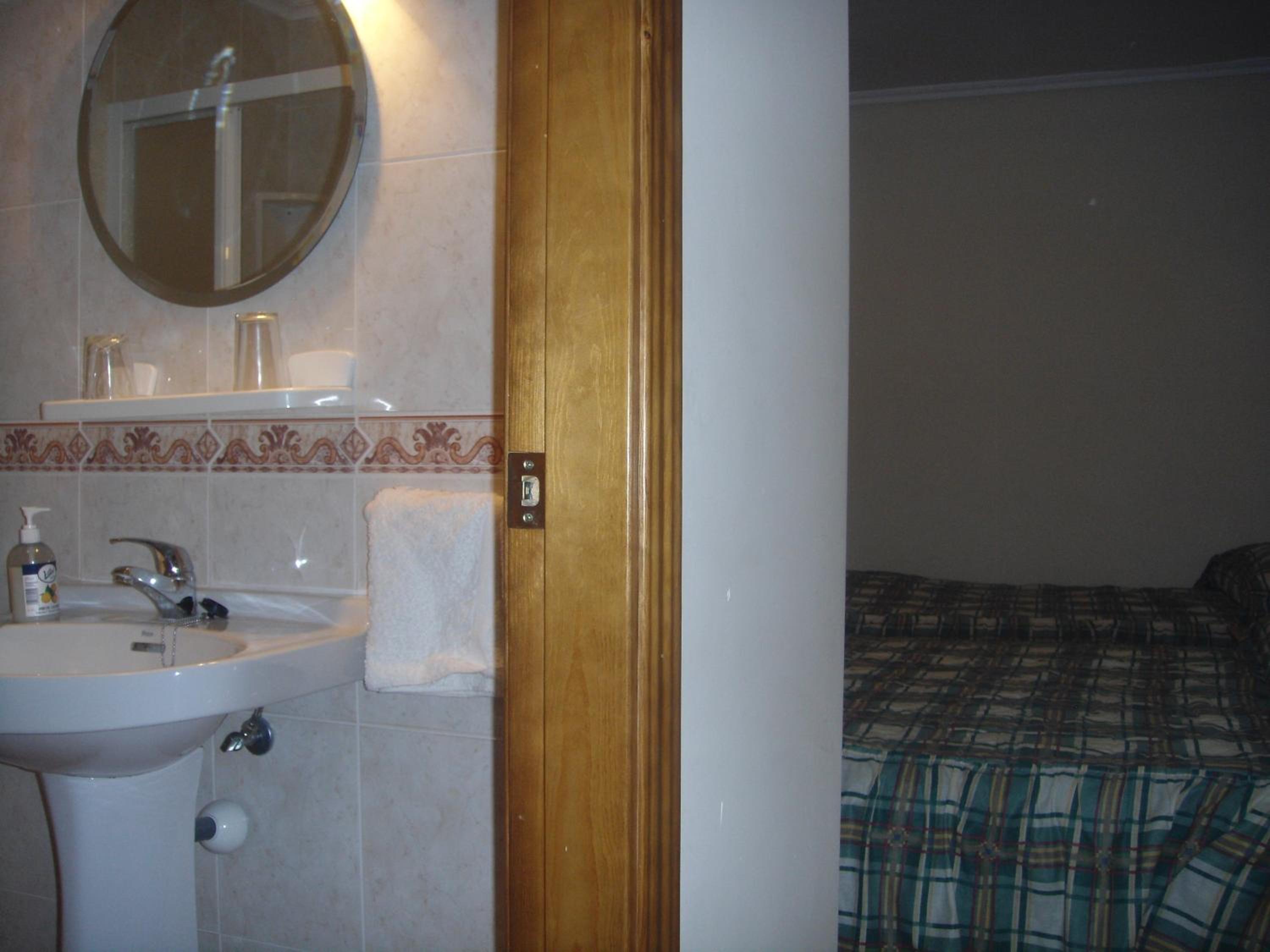 Quadruple Room - Photo 2