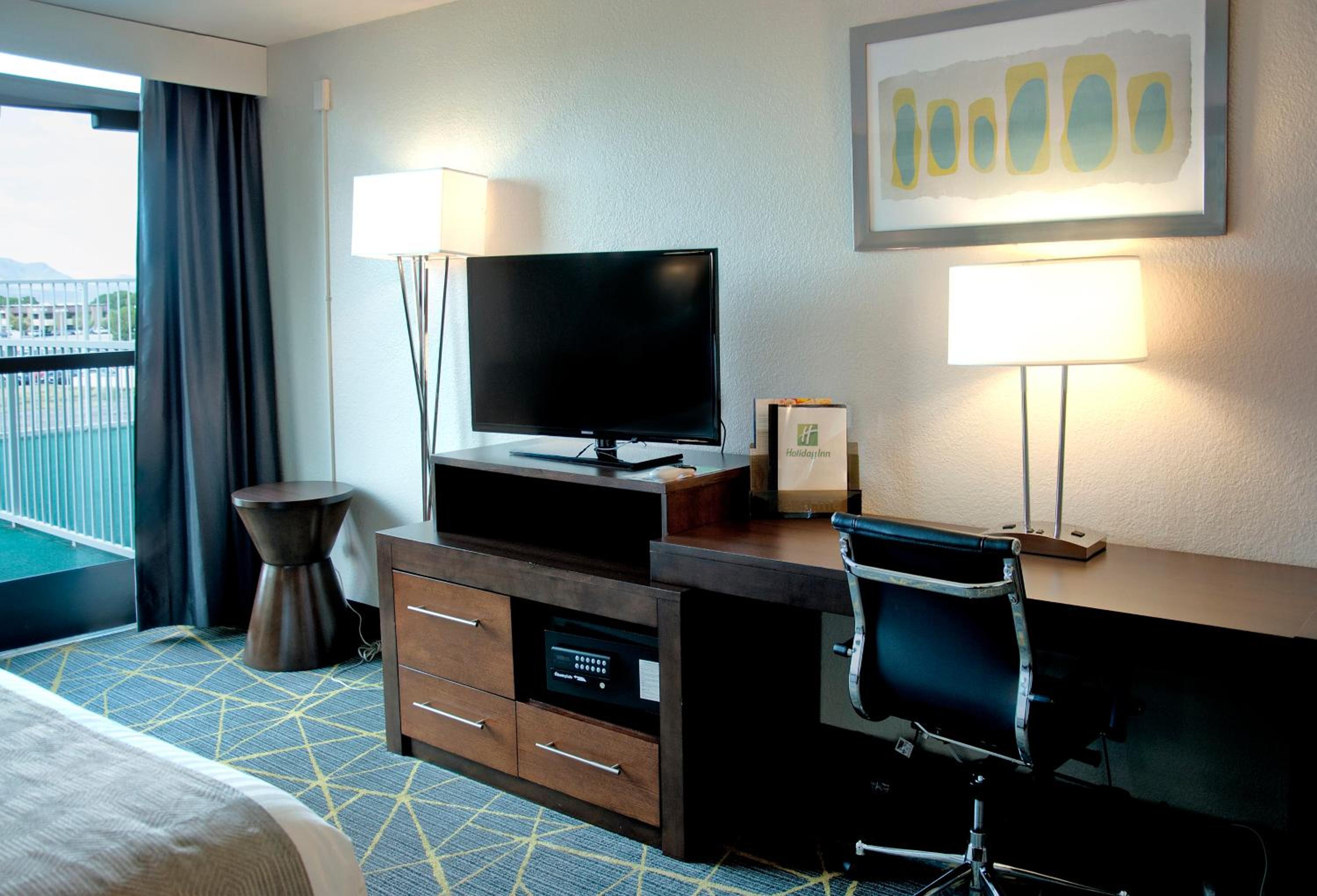 Standard King Room - Photo 4