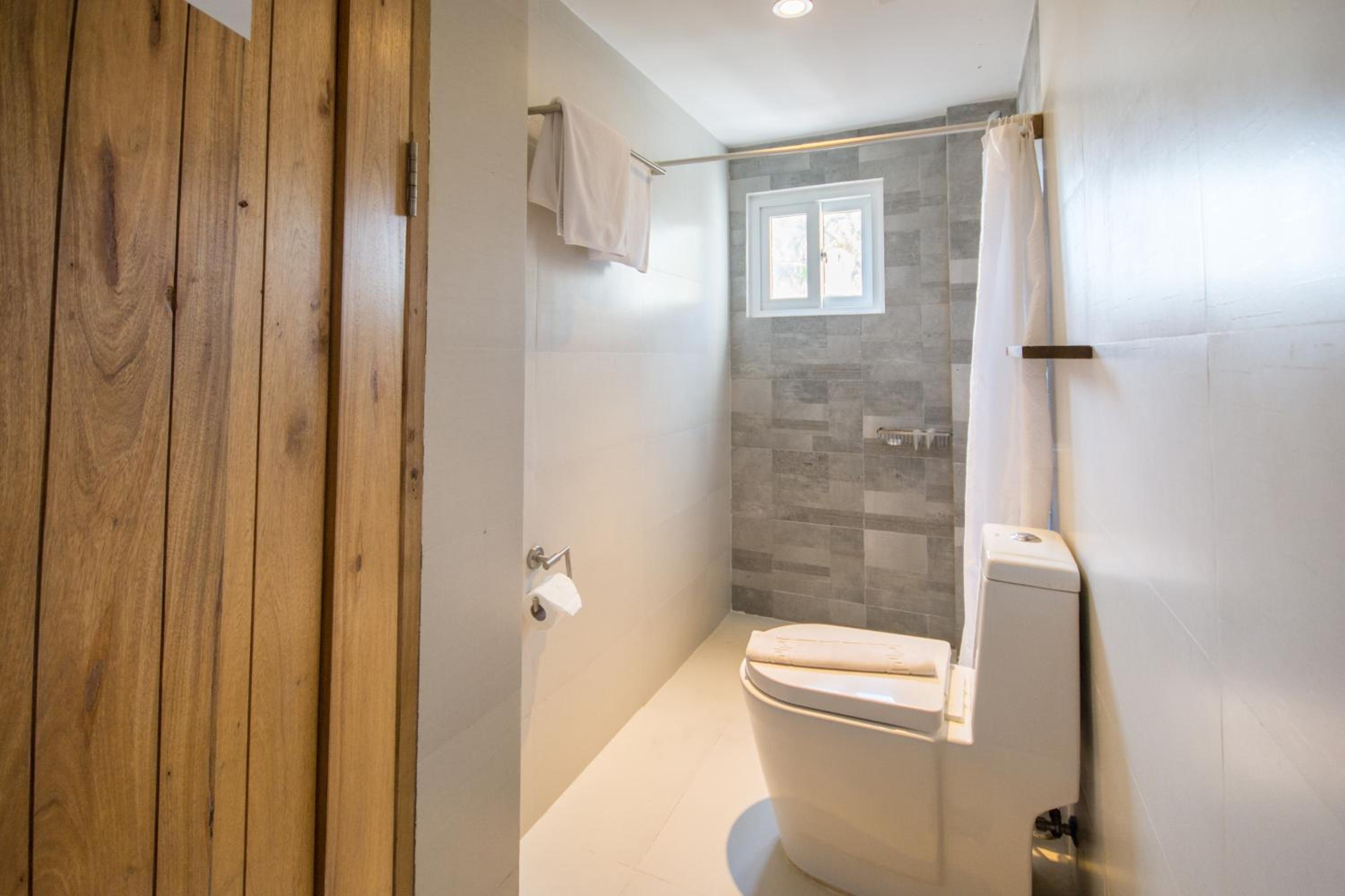 Deluxe Double Room with Sea View - Photo 2