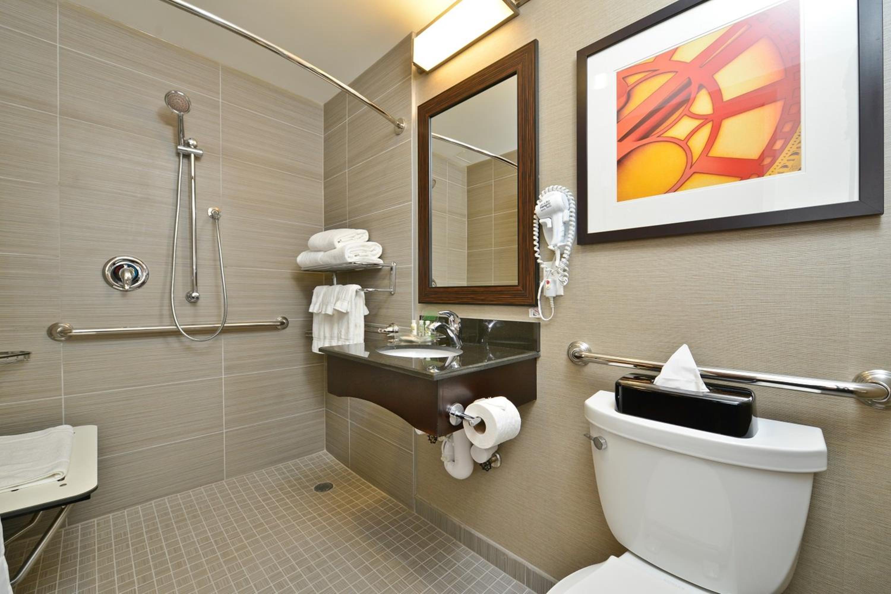 Double Room with Two Double Beds - Disability Access - Roll In Shower/Non-Smoking