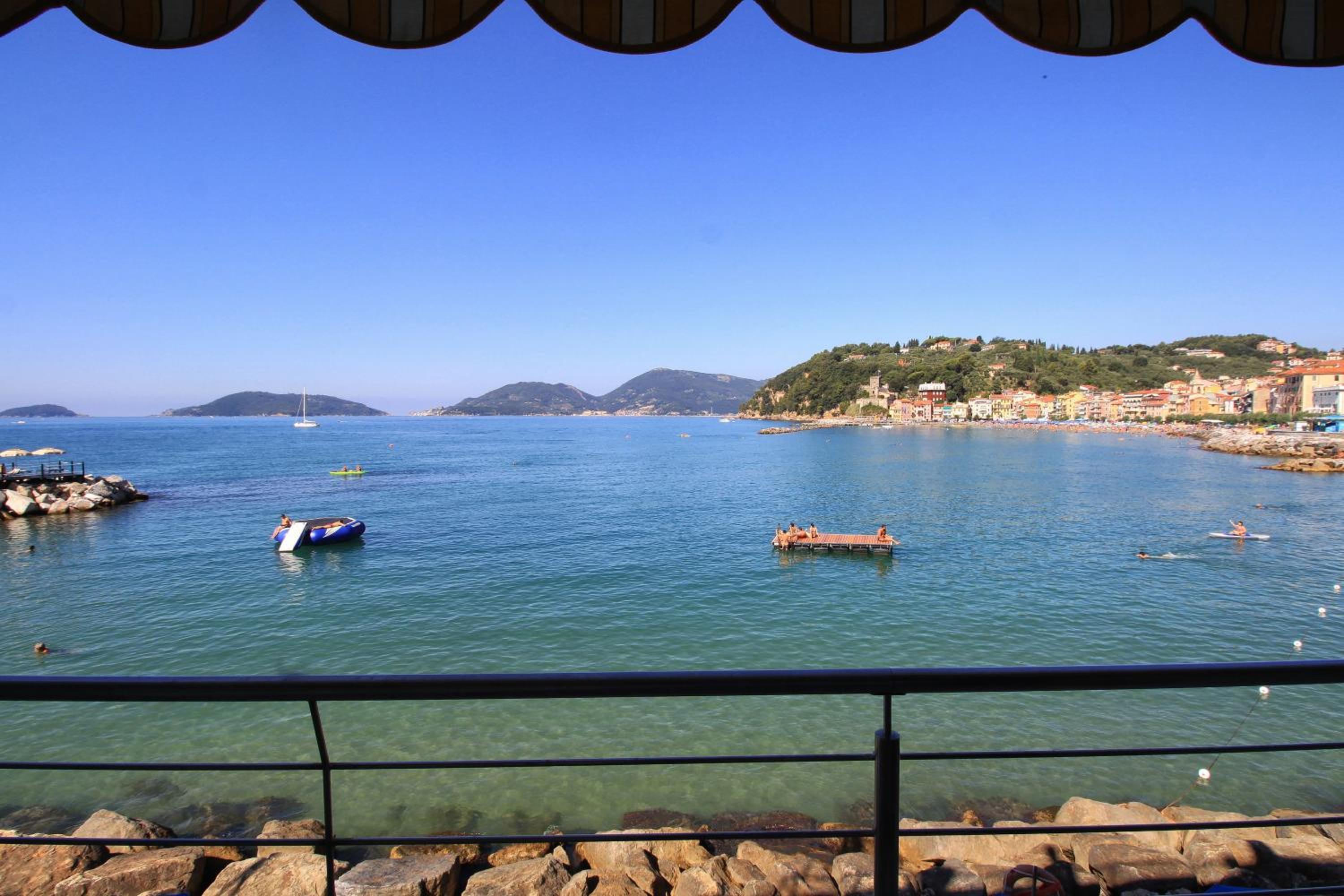 Double Room with Sea View (1 Adult) - Photo 5