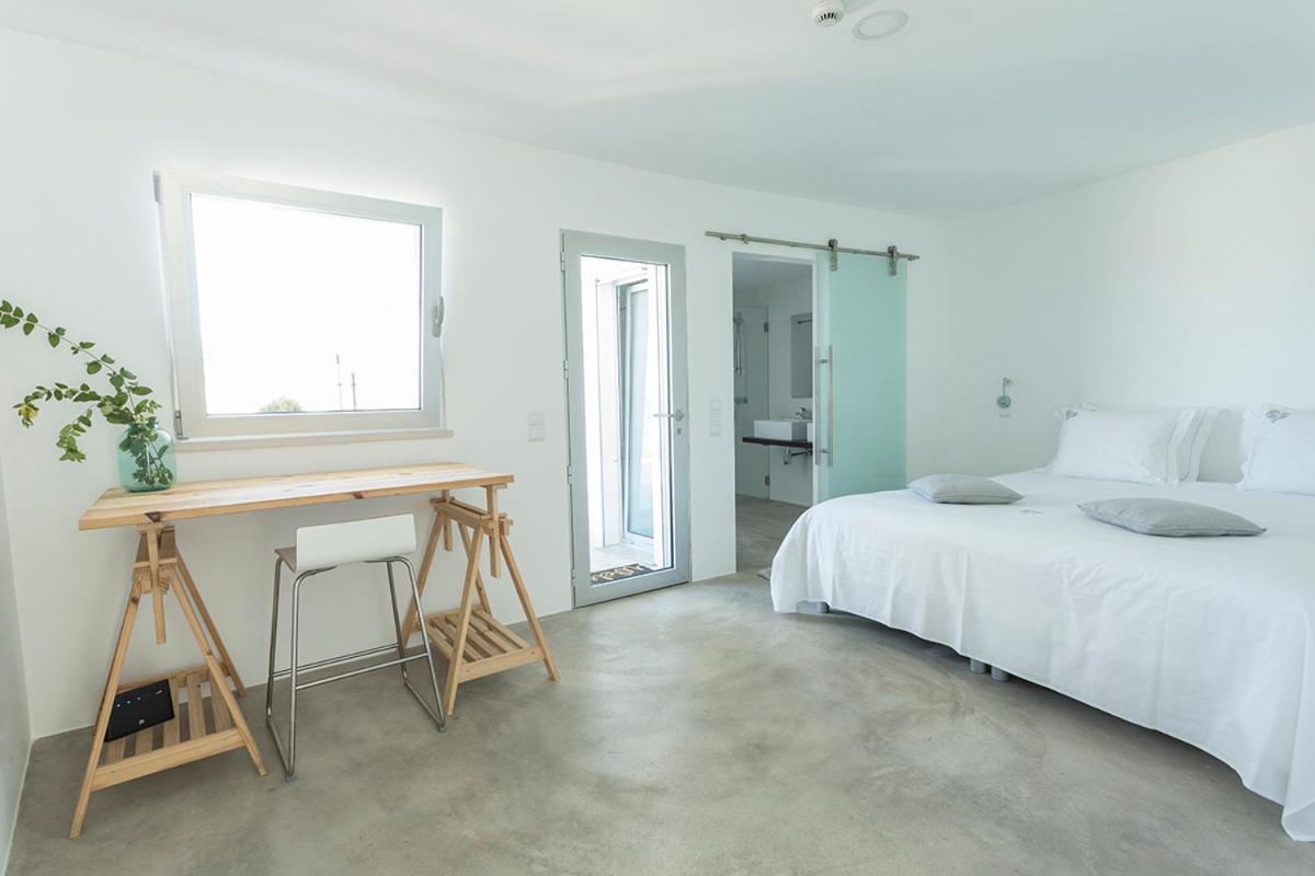 One-Bedroom Apartment with Balcony