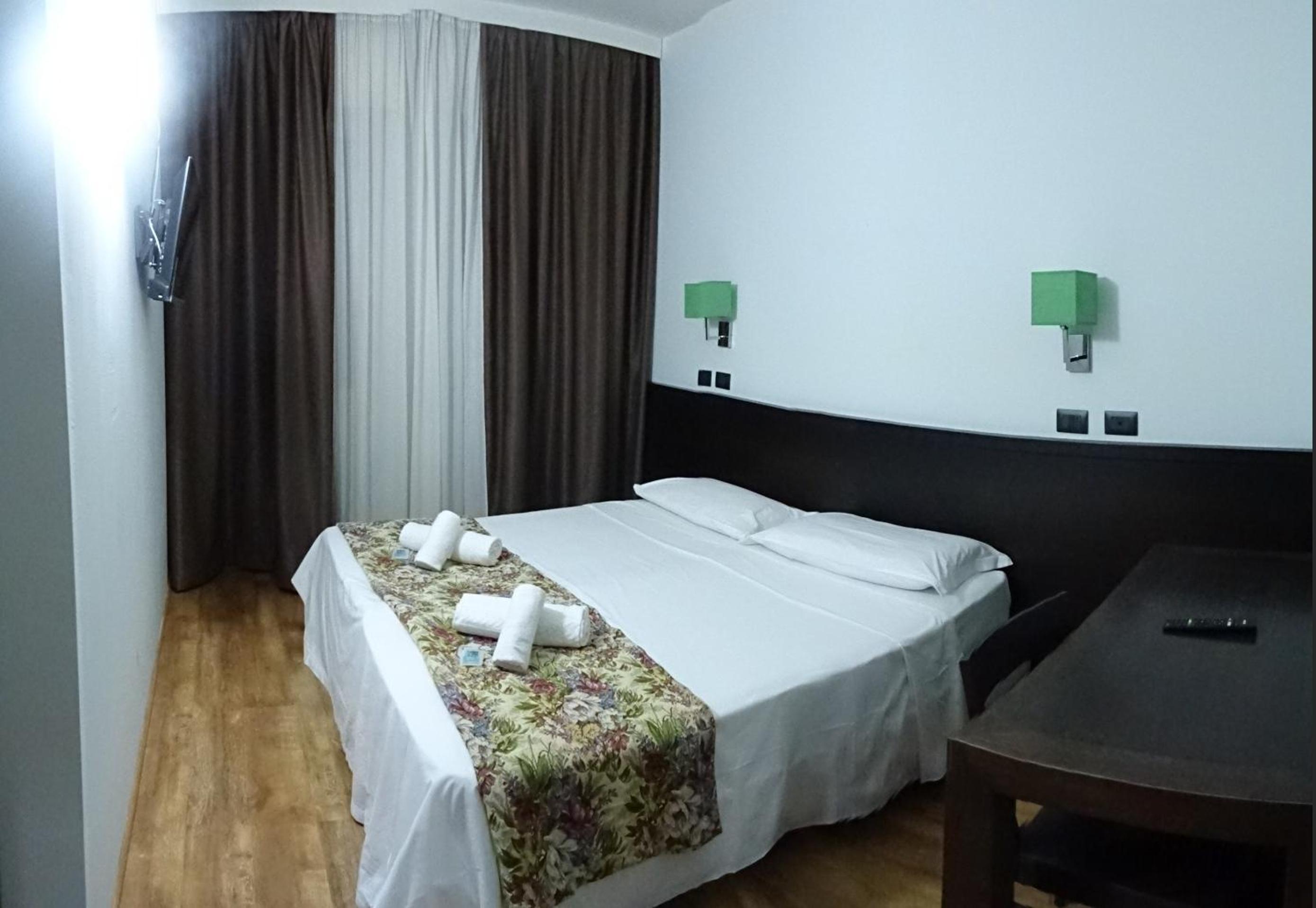 Standard Double Room - Photo 1