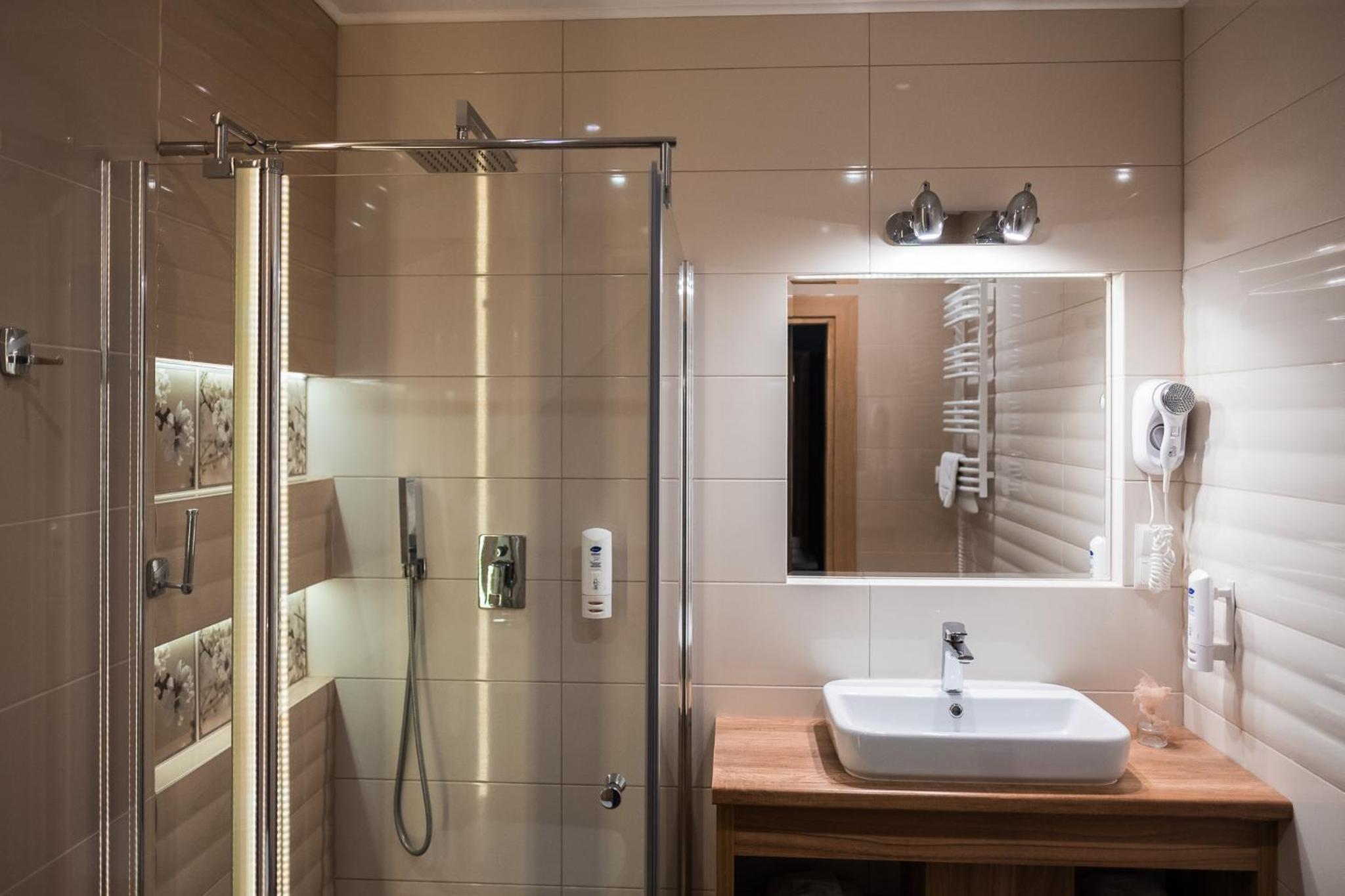 Double or Twin Room - Photo 18