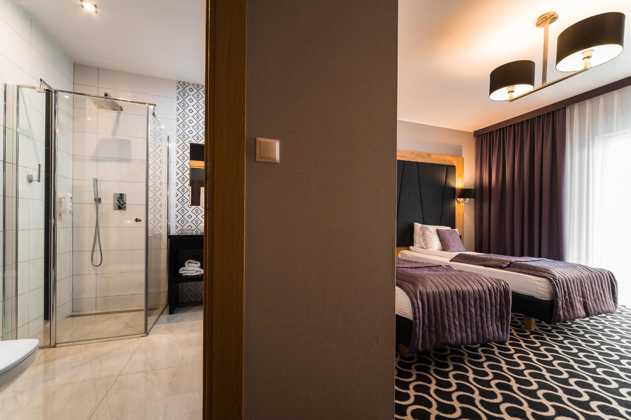 Double or Twin Room - Photo 11