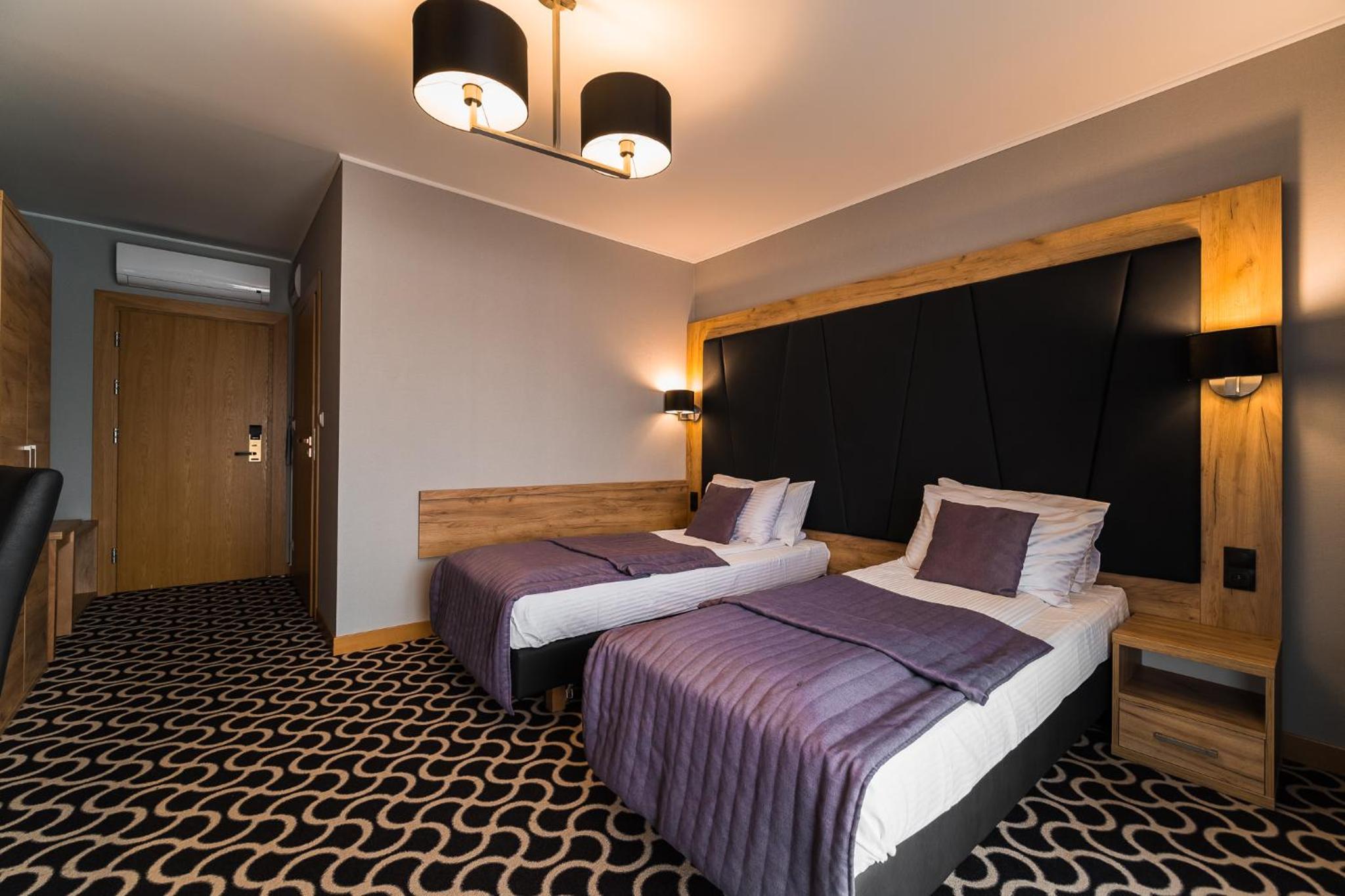 Double or Twin Room - Photo 13