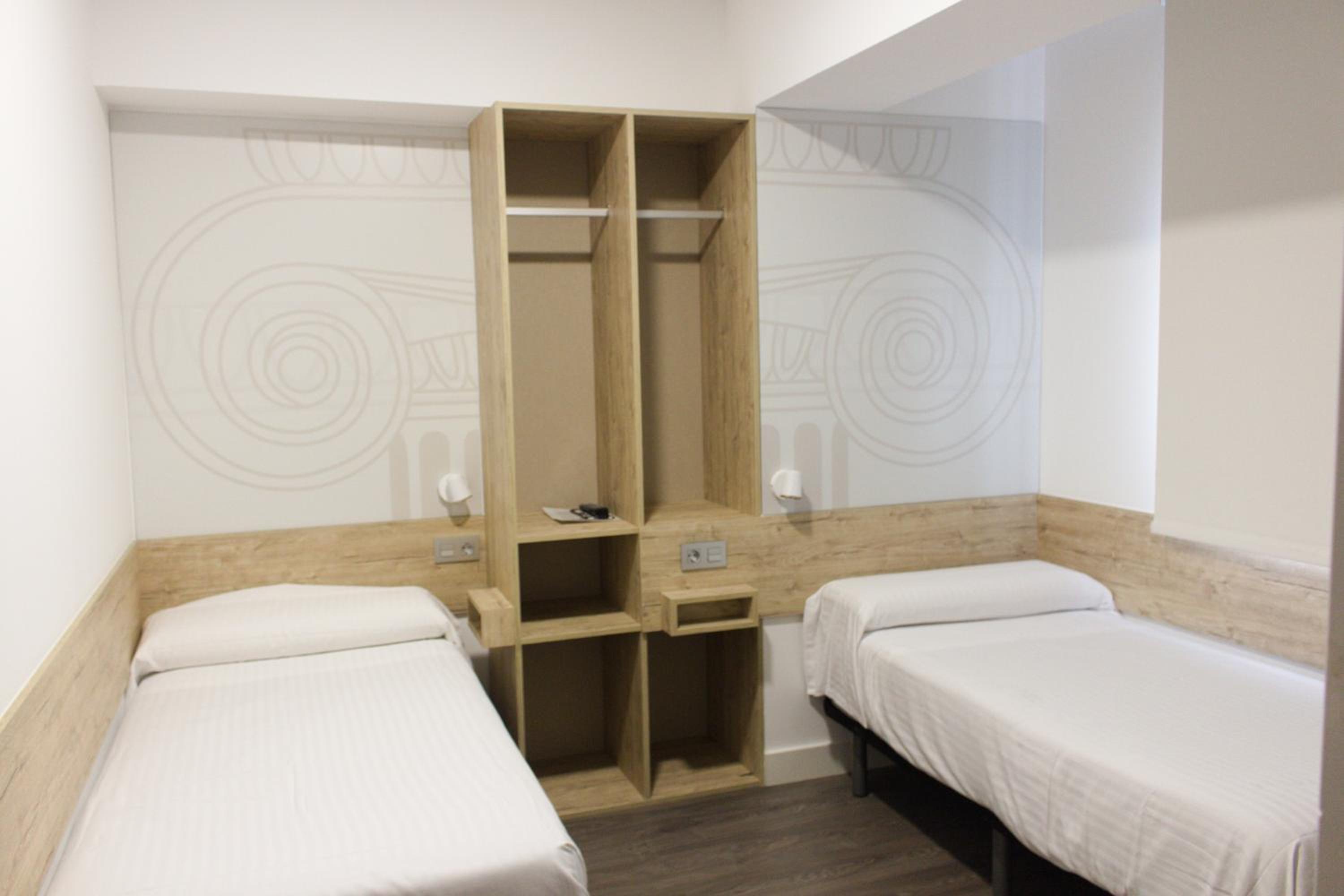 Twin Room - Disability Access photo 3