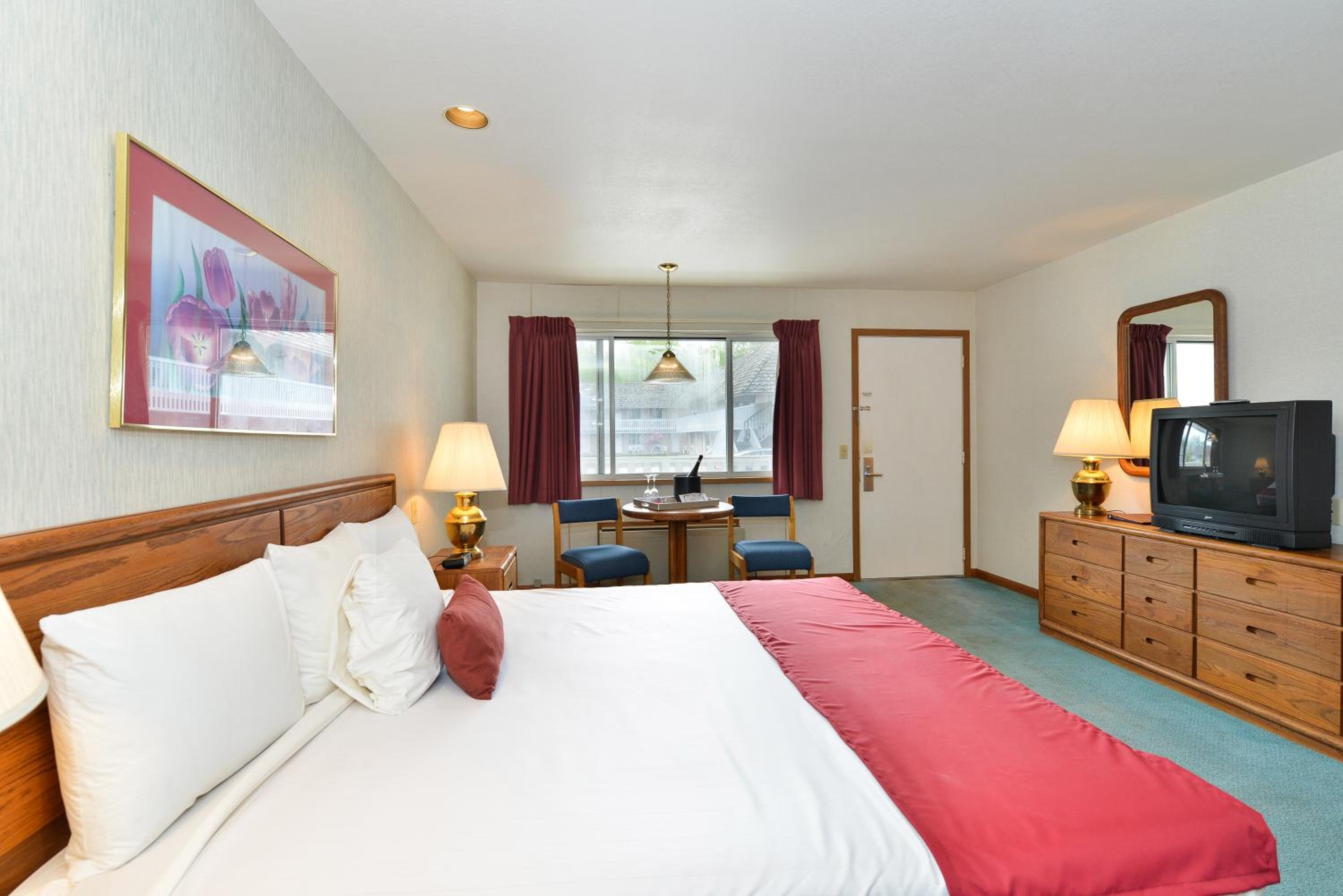 Deluxe King Room with Spa Bath - Photo 5