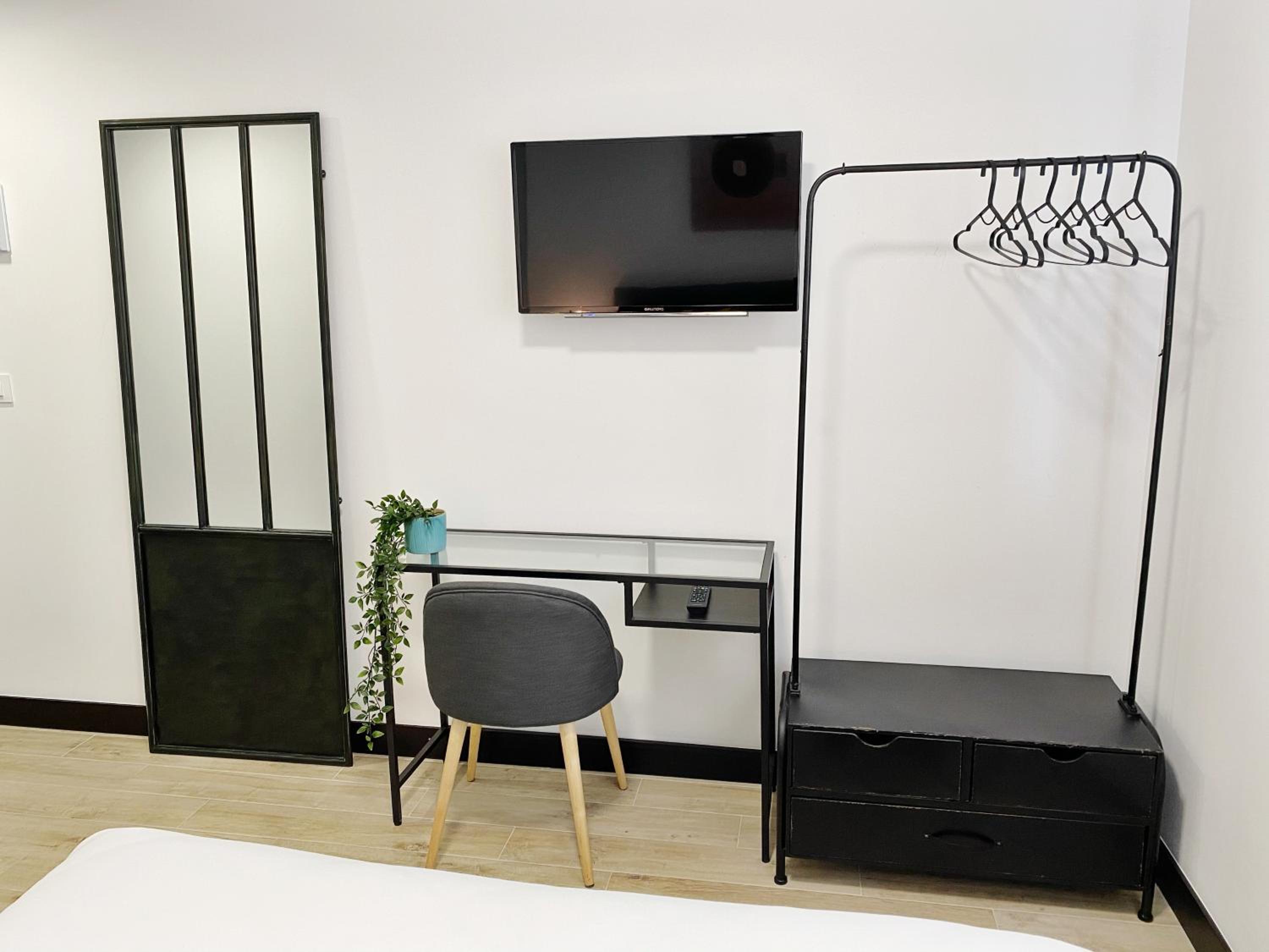 Standard Double Room - Photo 2