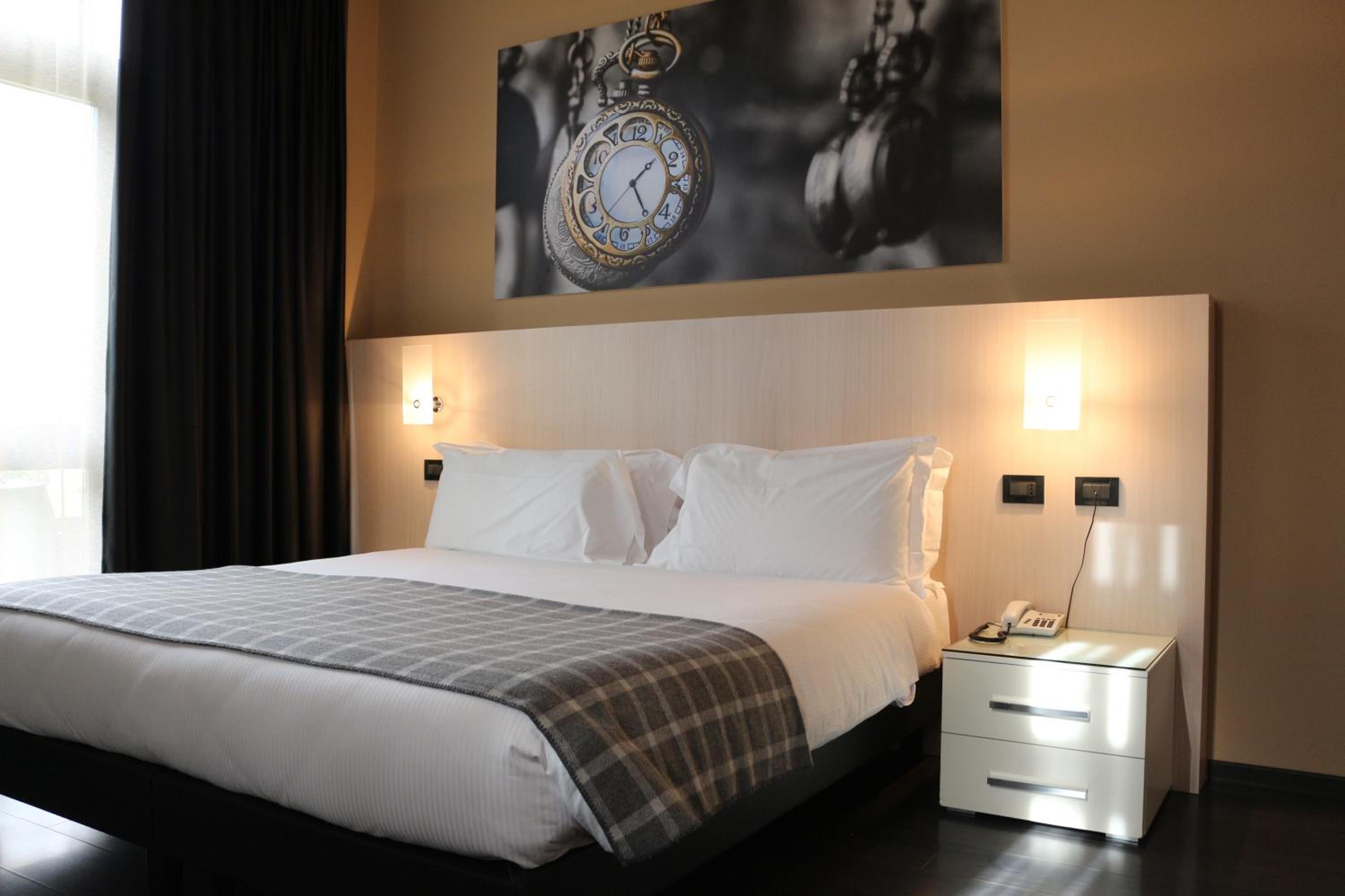 Deluxe Double or Twin Room - Photo 1