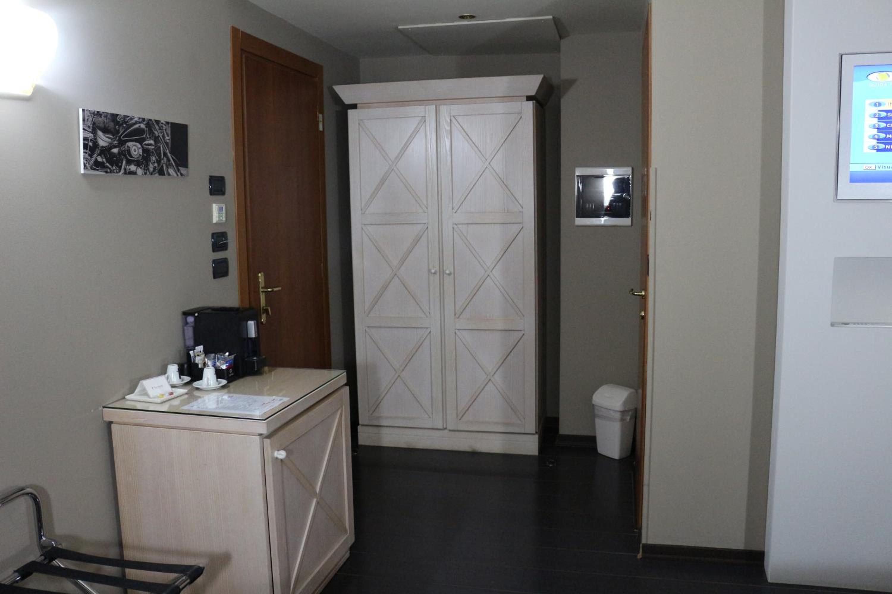 Superior Double or Twin Room - Photo 6