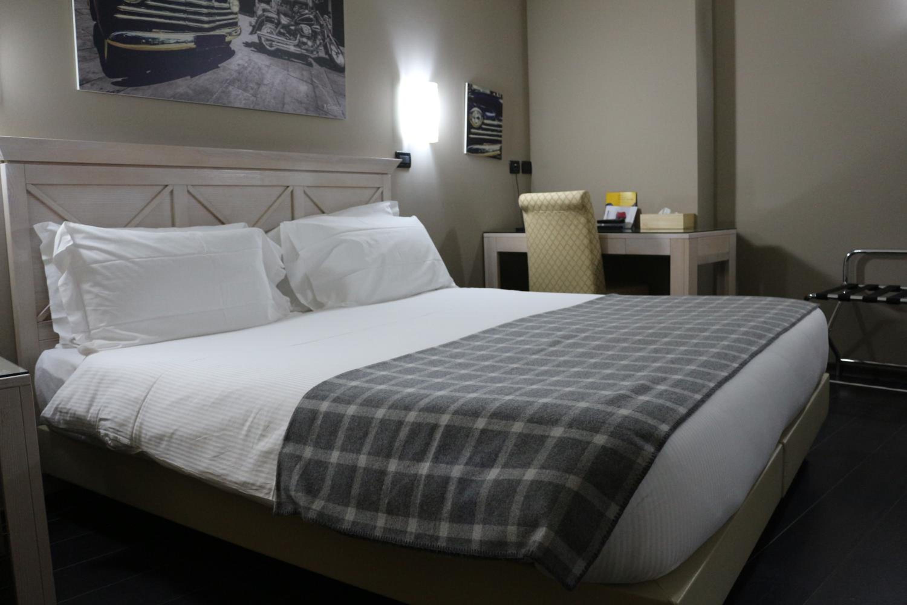 Superior Double or Twin Room - Photo 3