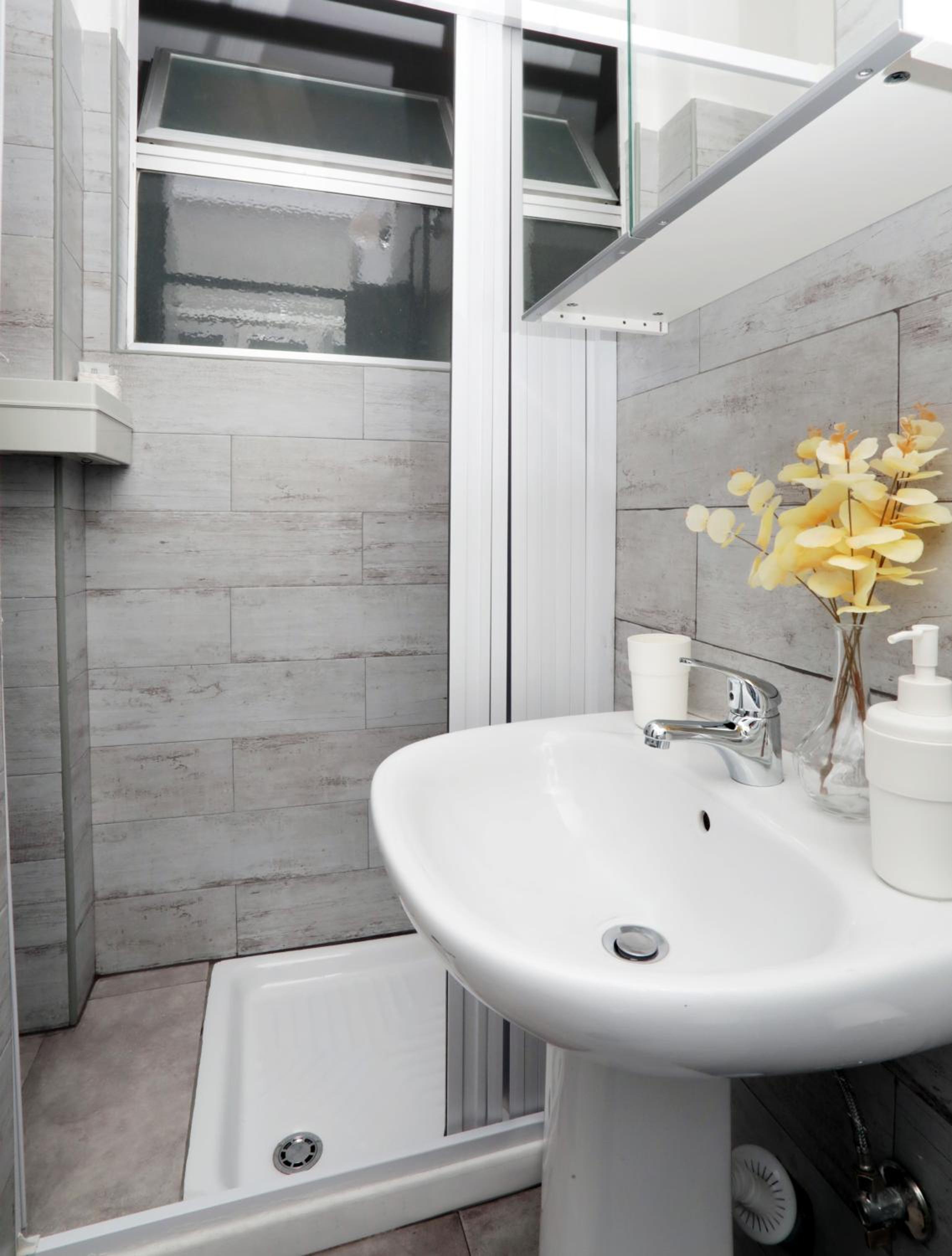 Triple Room with Private Bathroom photo 3