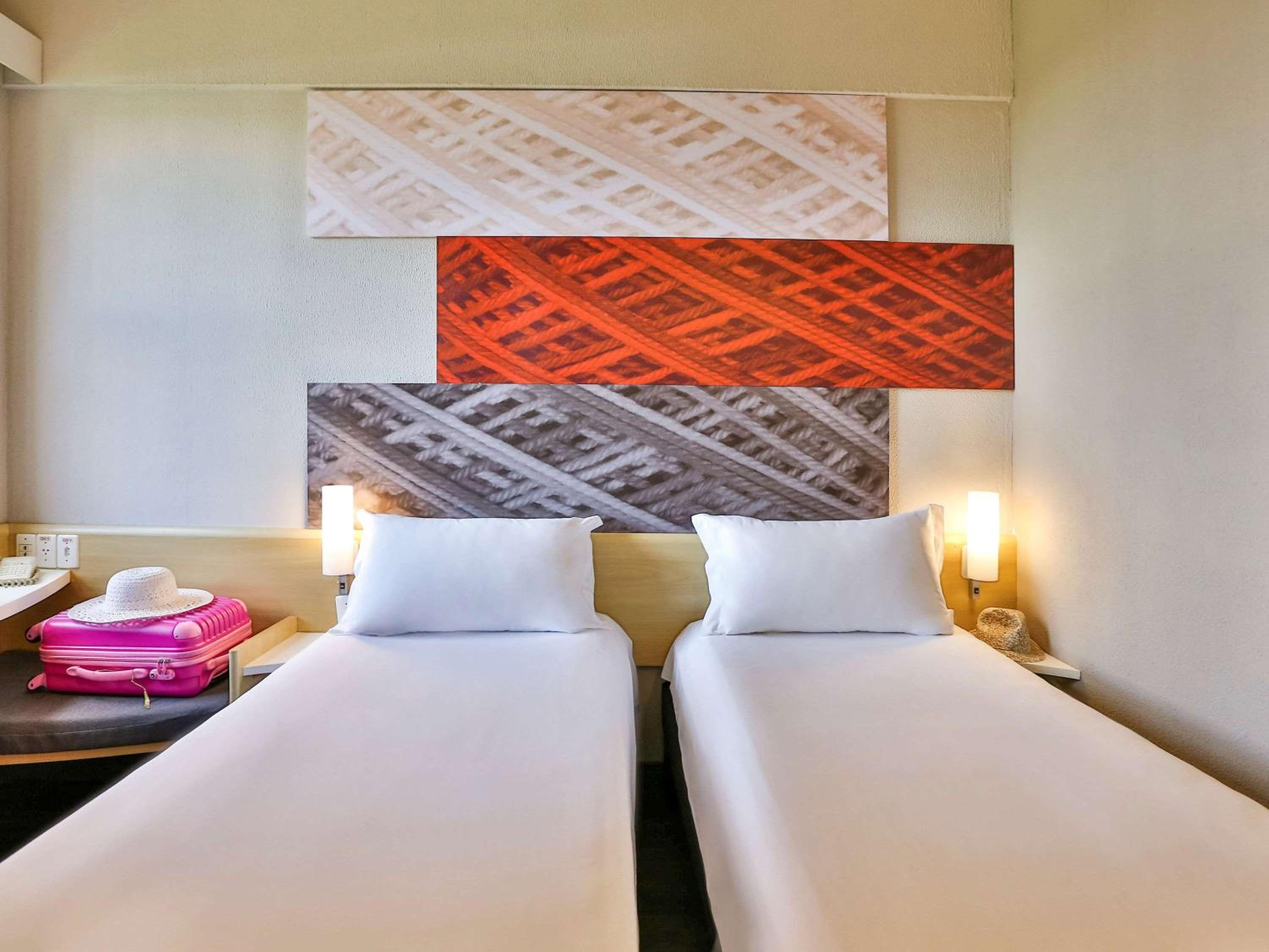 Standard Twin Room - Photo 1