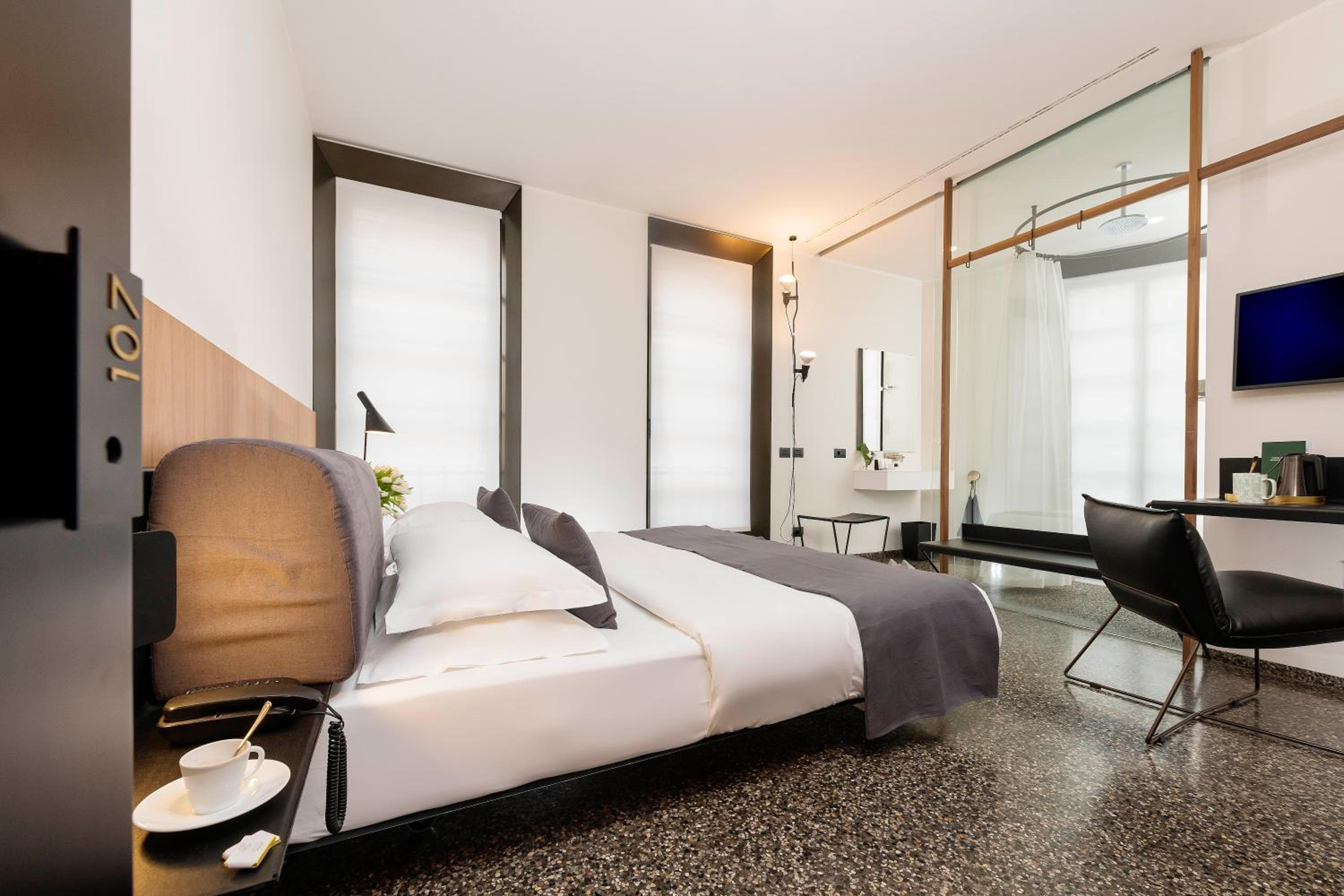 Deluxe Double or Twin Room with City View photo 1