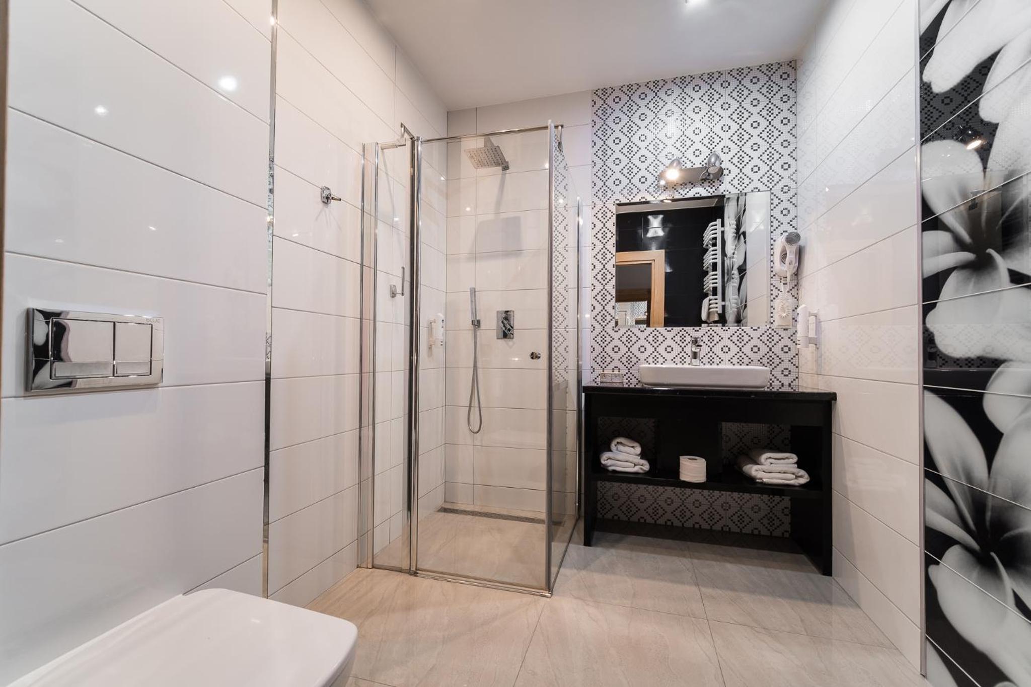 Double or Twin Room - Photo 21