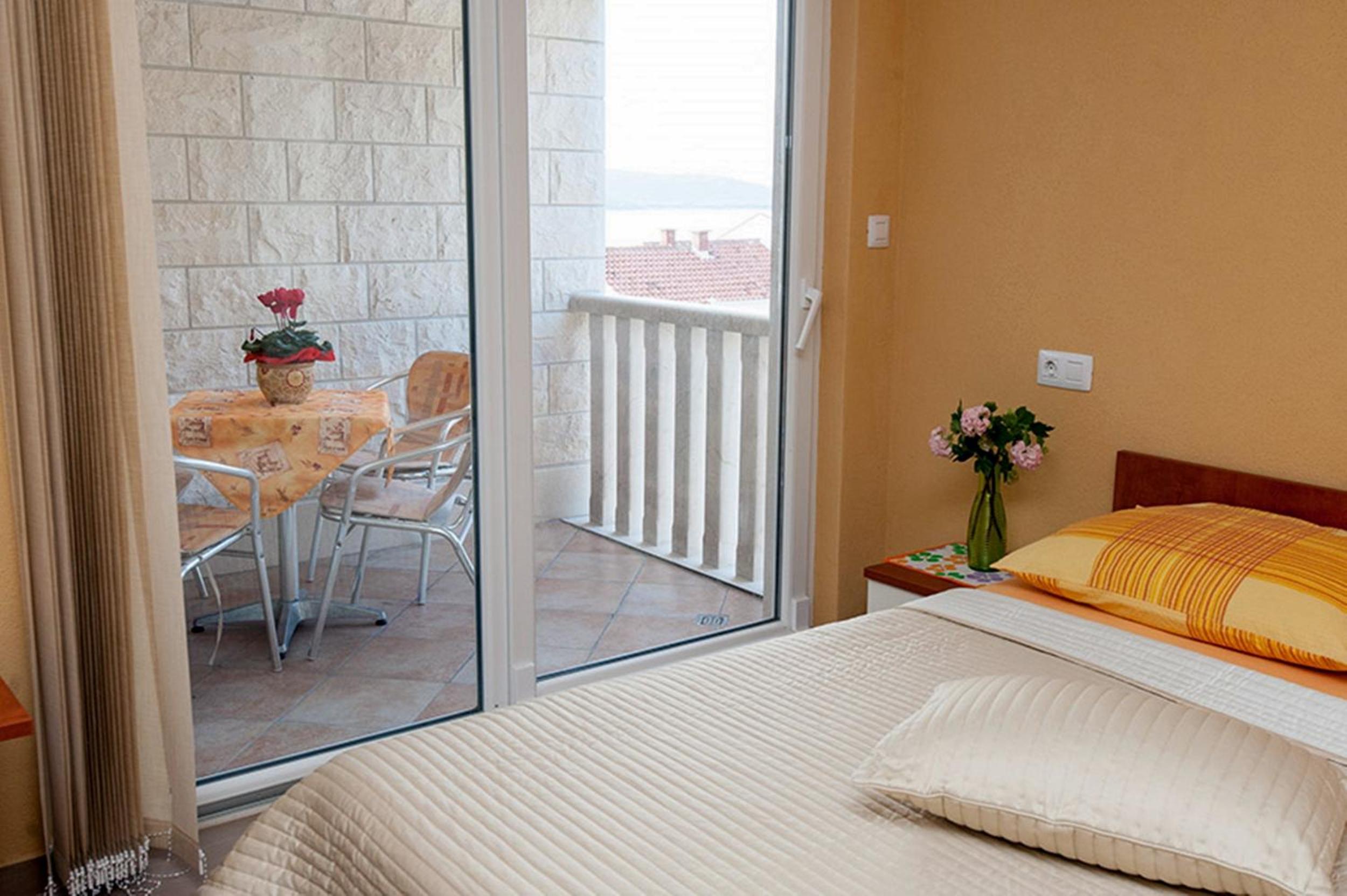 Studio Apartment with Balcony and Side Sea View photo 1