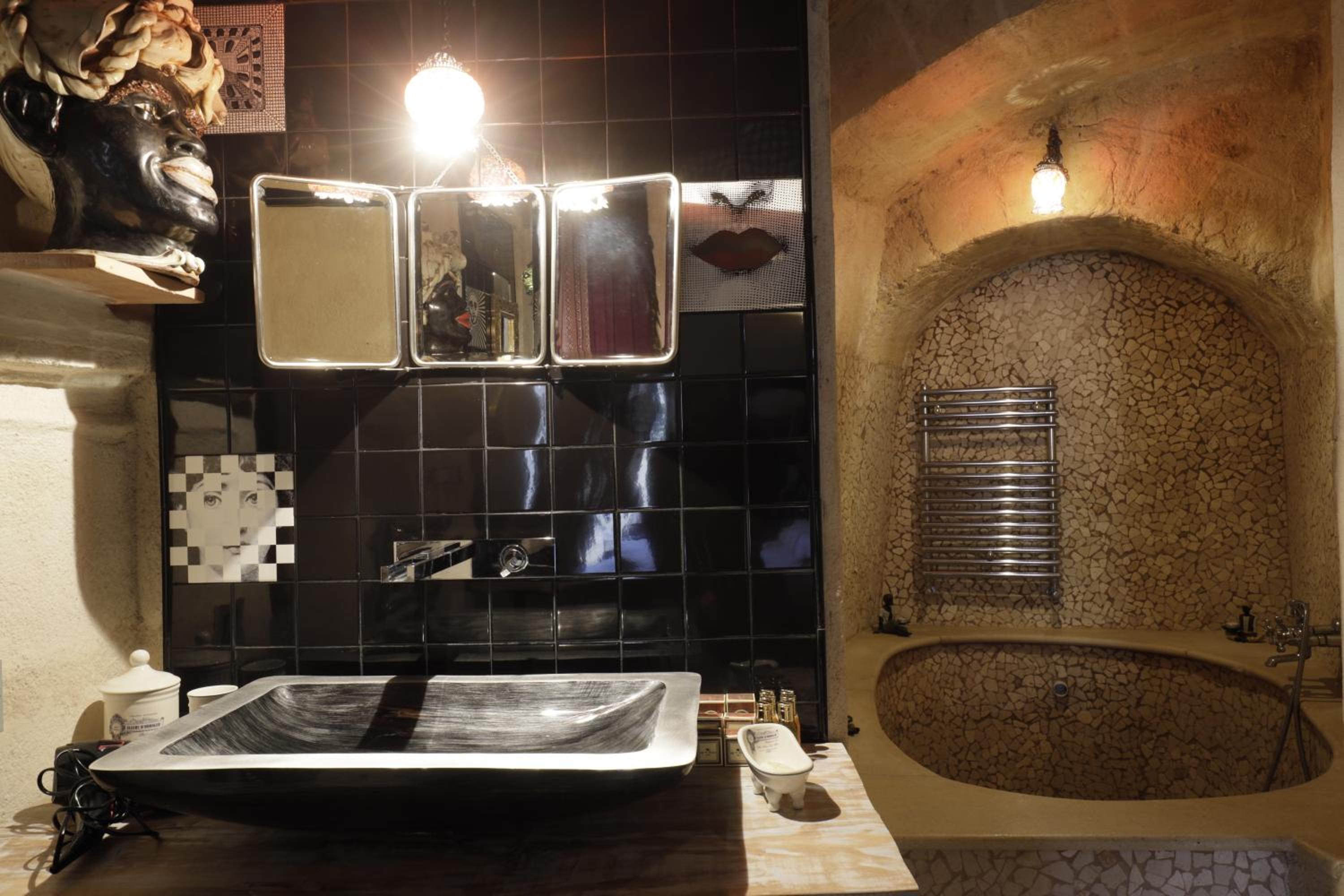 Suite - Photo 12