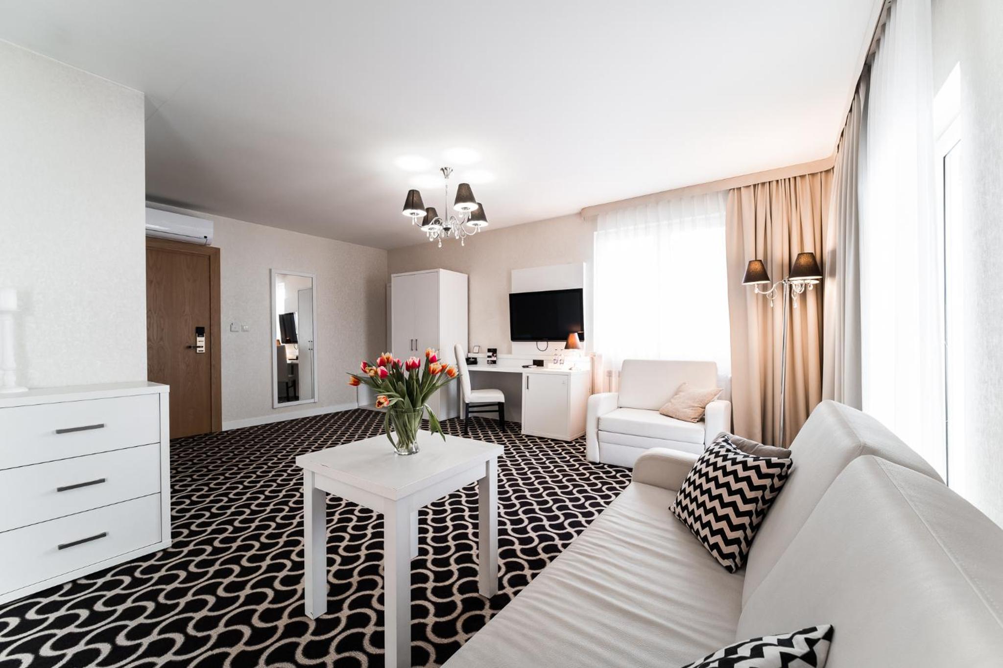 Junior Suite with Garden View - Photo 1