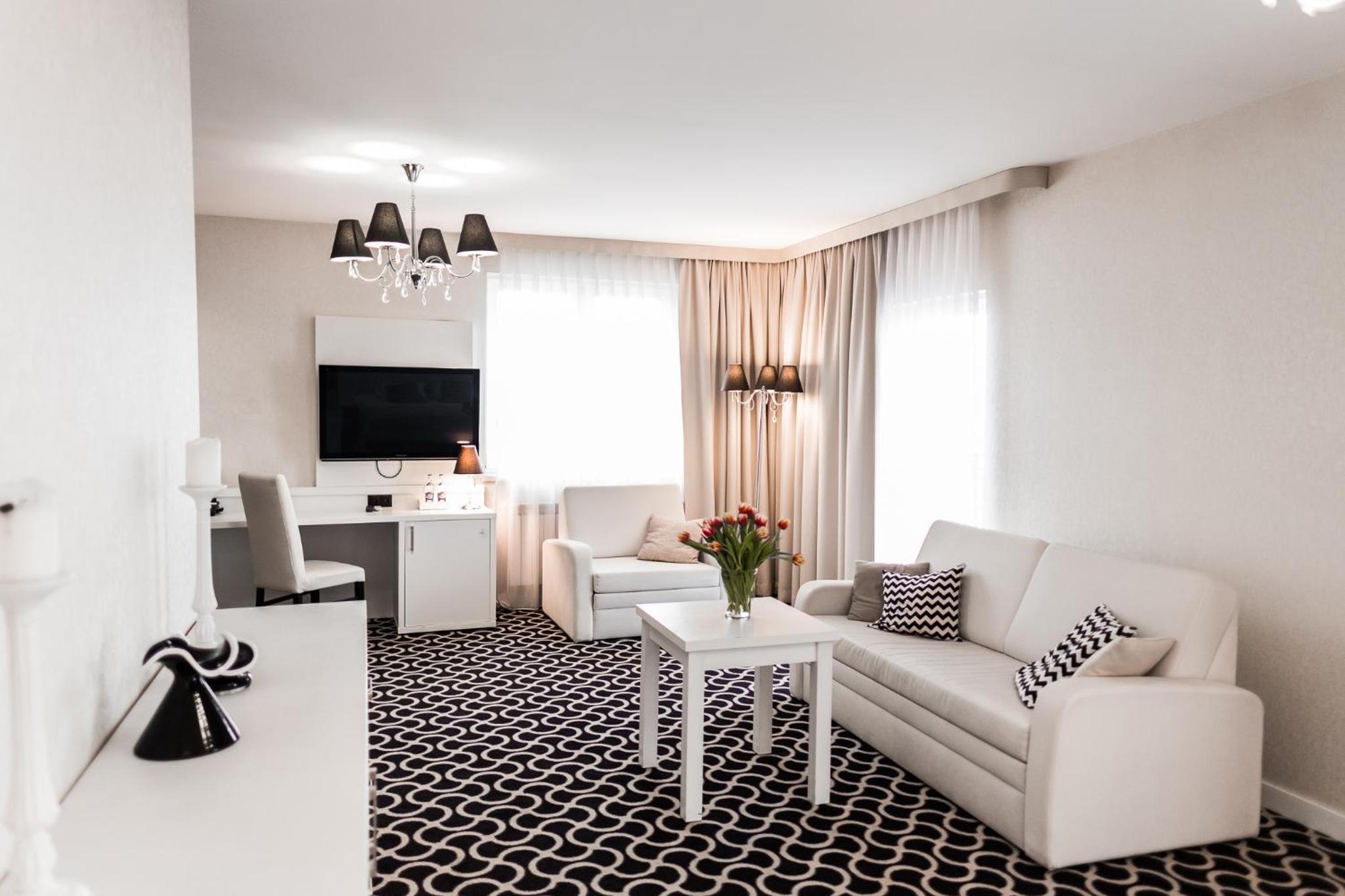 Junior Suite with Garden View - Photo 8