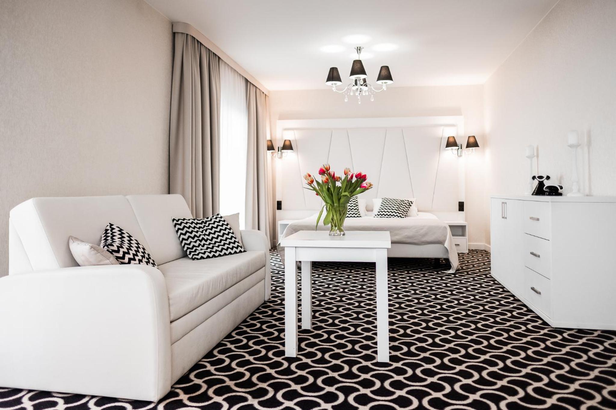 Junior Suite with Garden View - Photo 11