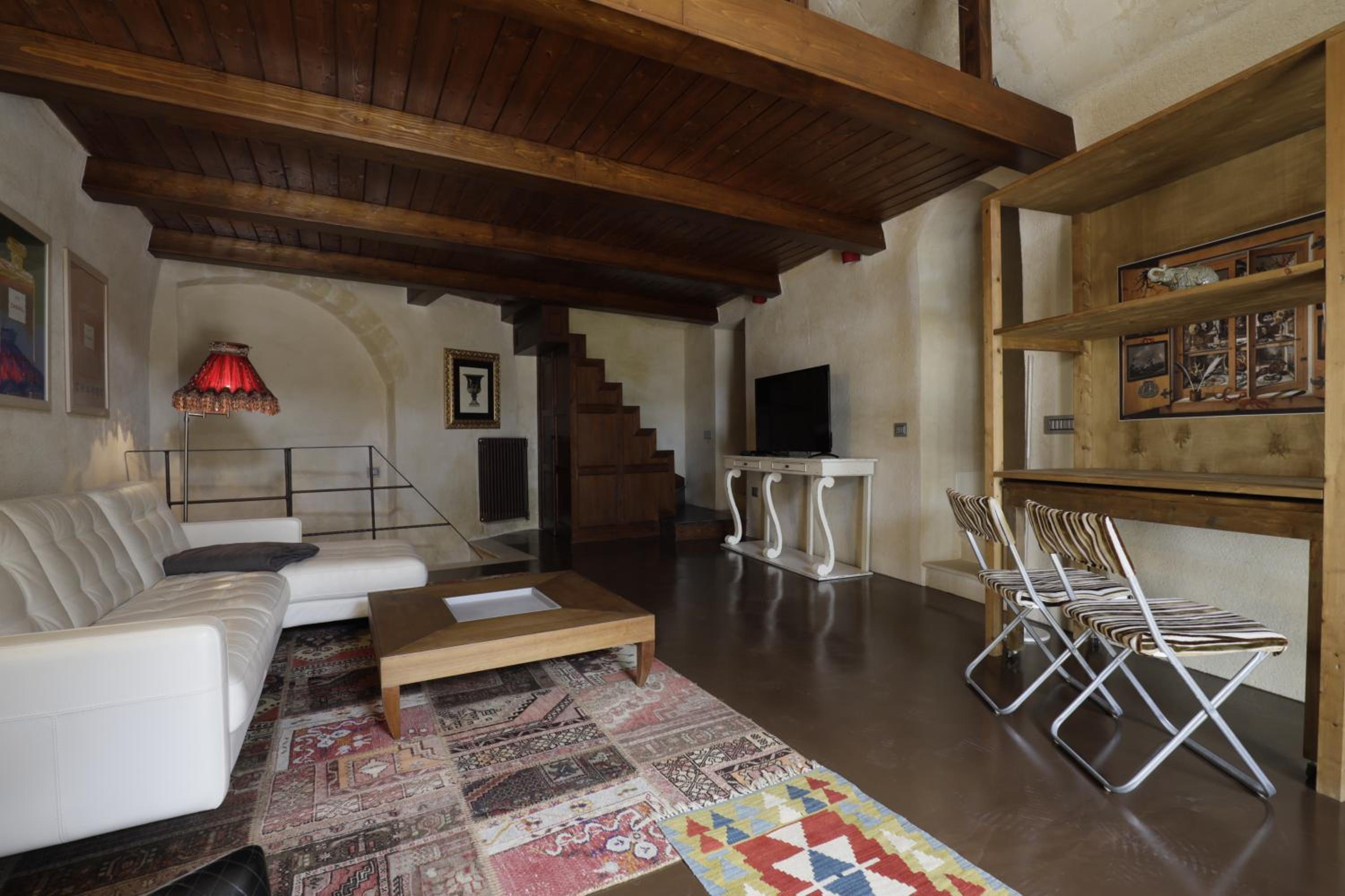Suite - Photo 2