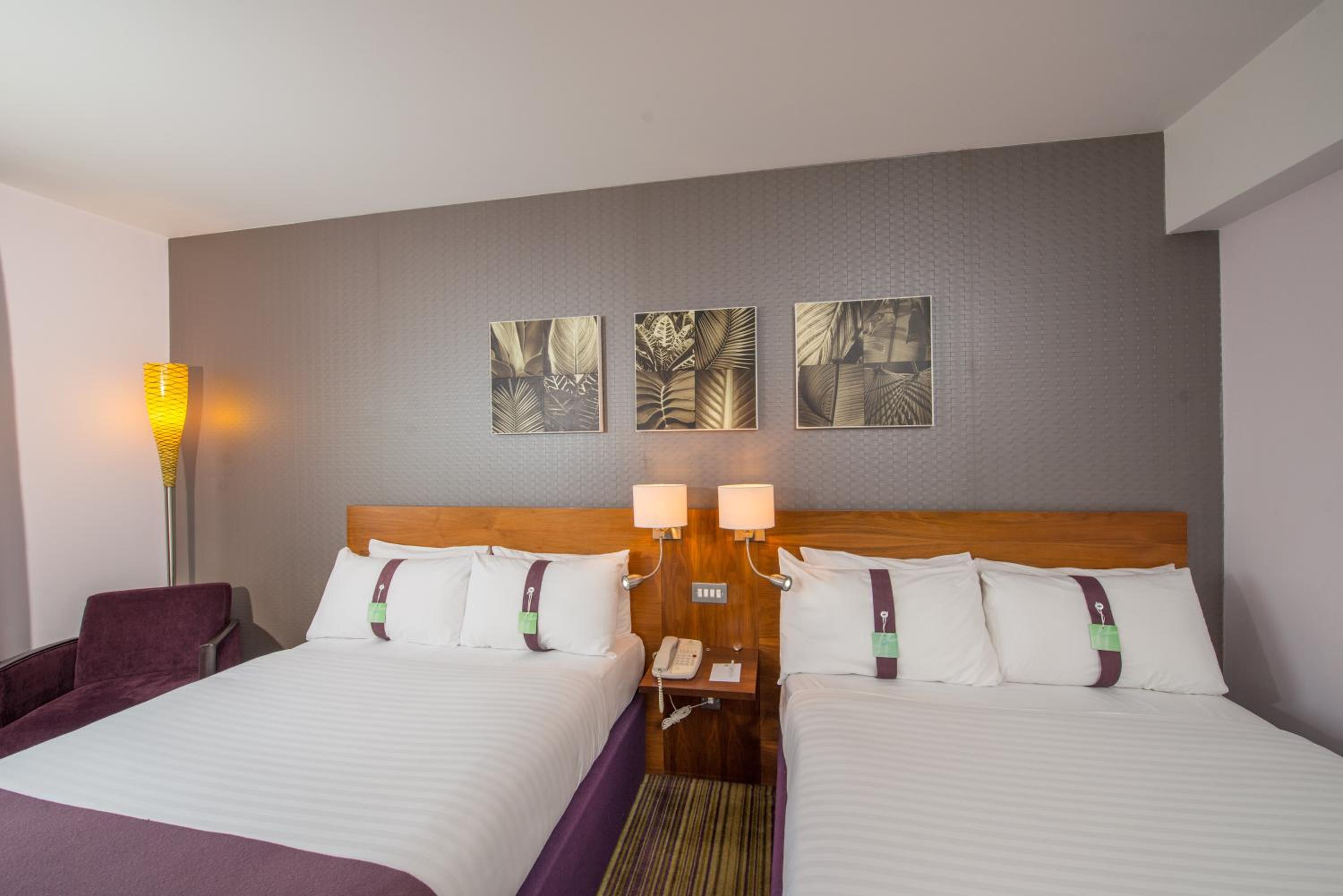 Standard Double Room with Two Double Beds and Pitch View - Photo 1