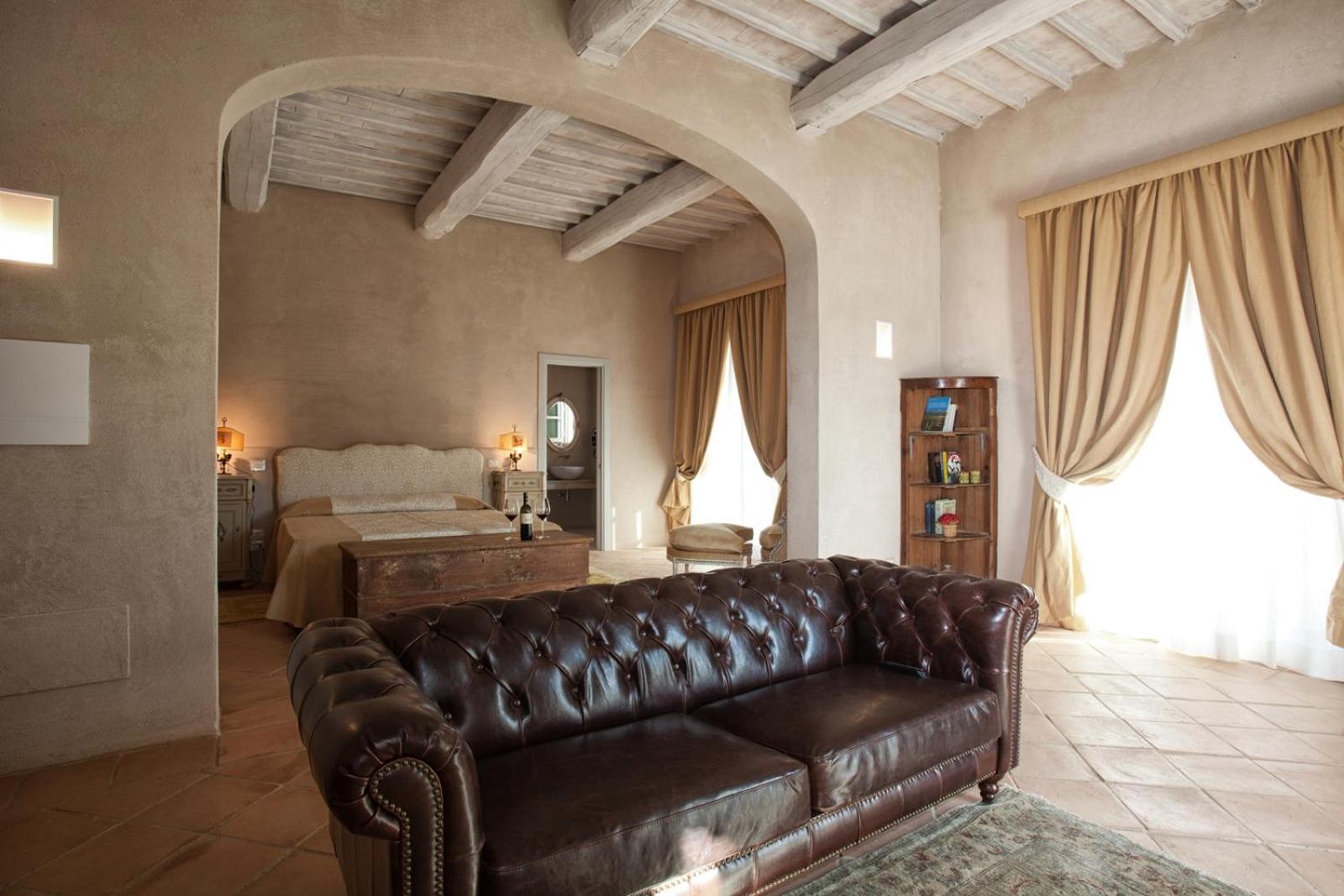 King Suite - Photo 4