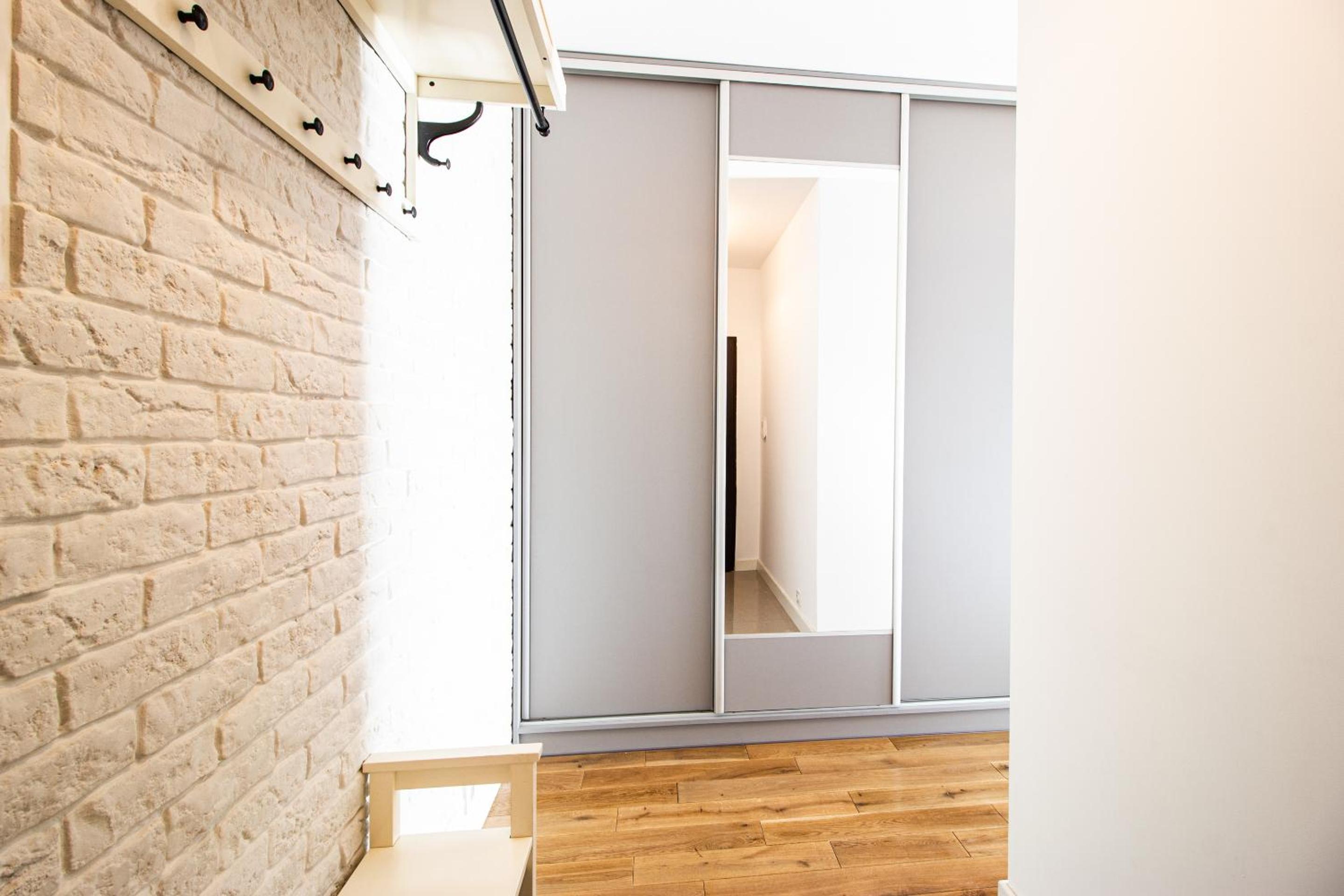 One-Bedroom Apartment - Photo 4