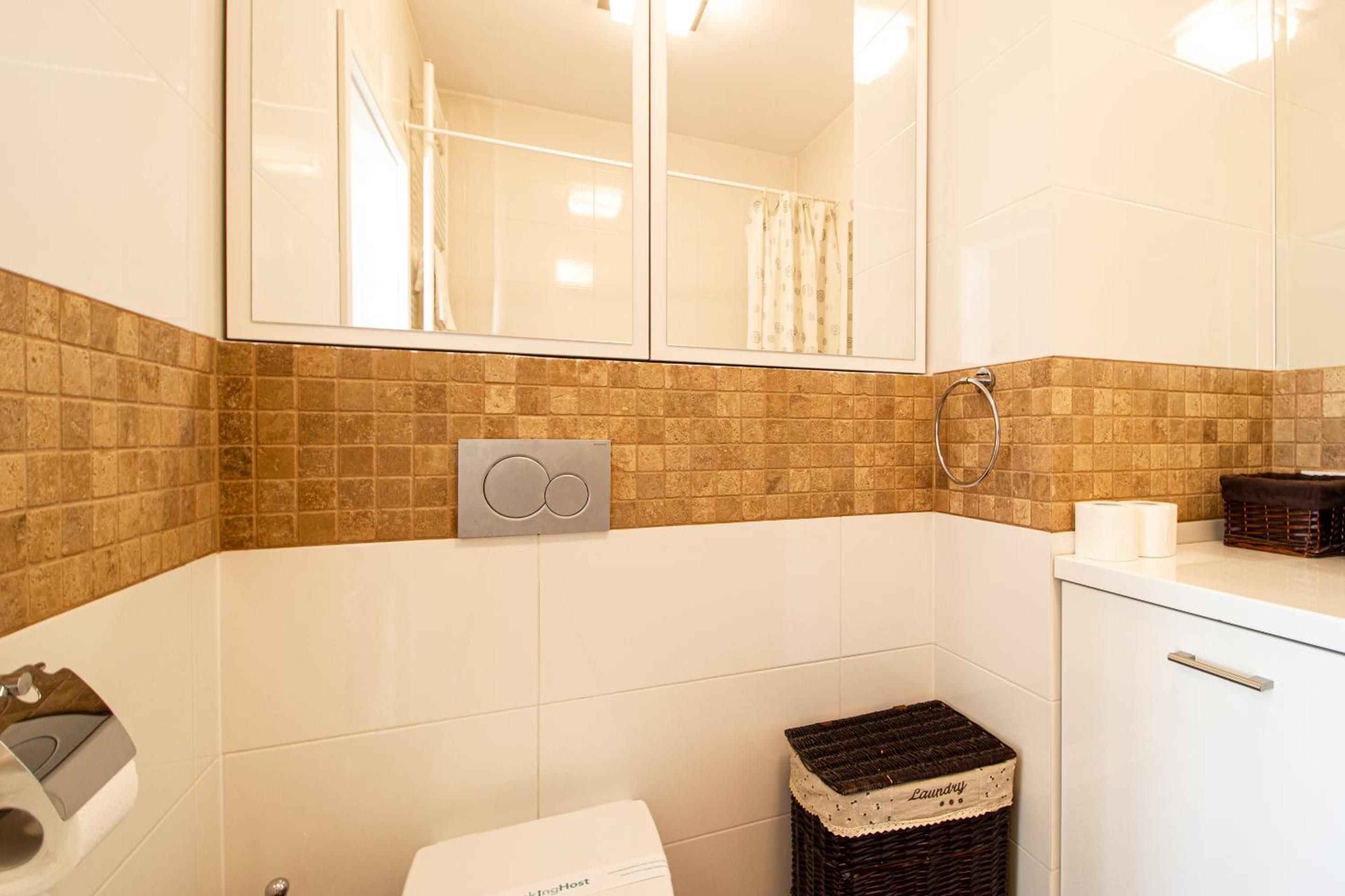 One-Bedroom Apartment - Photo 6