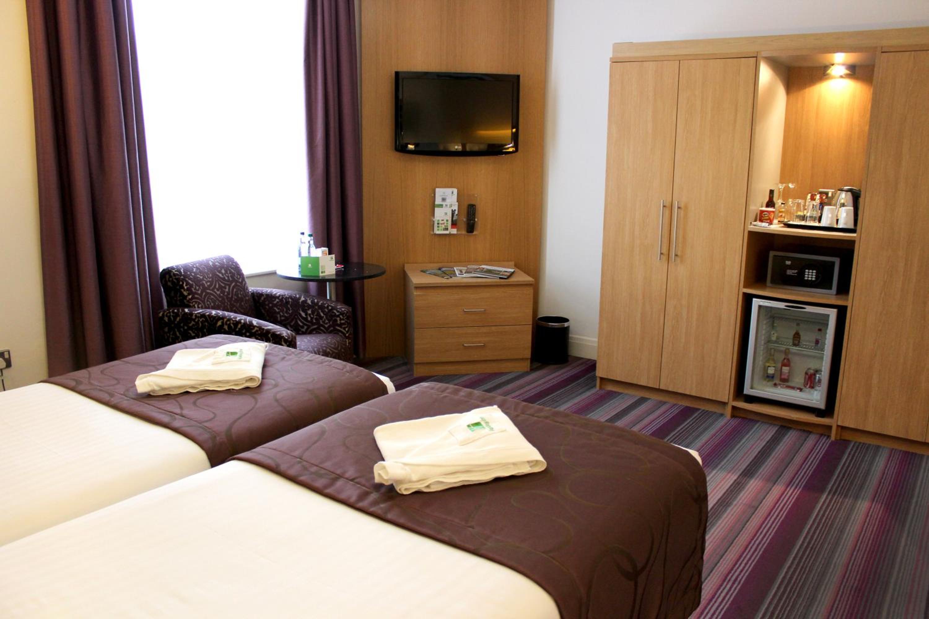 Executive Twin Room - Photo 1