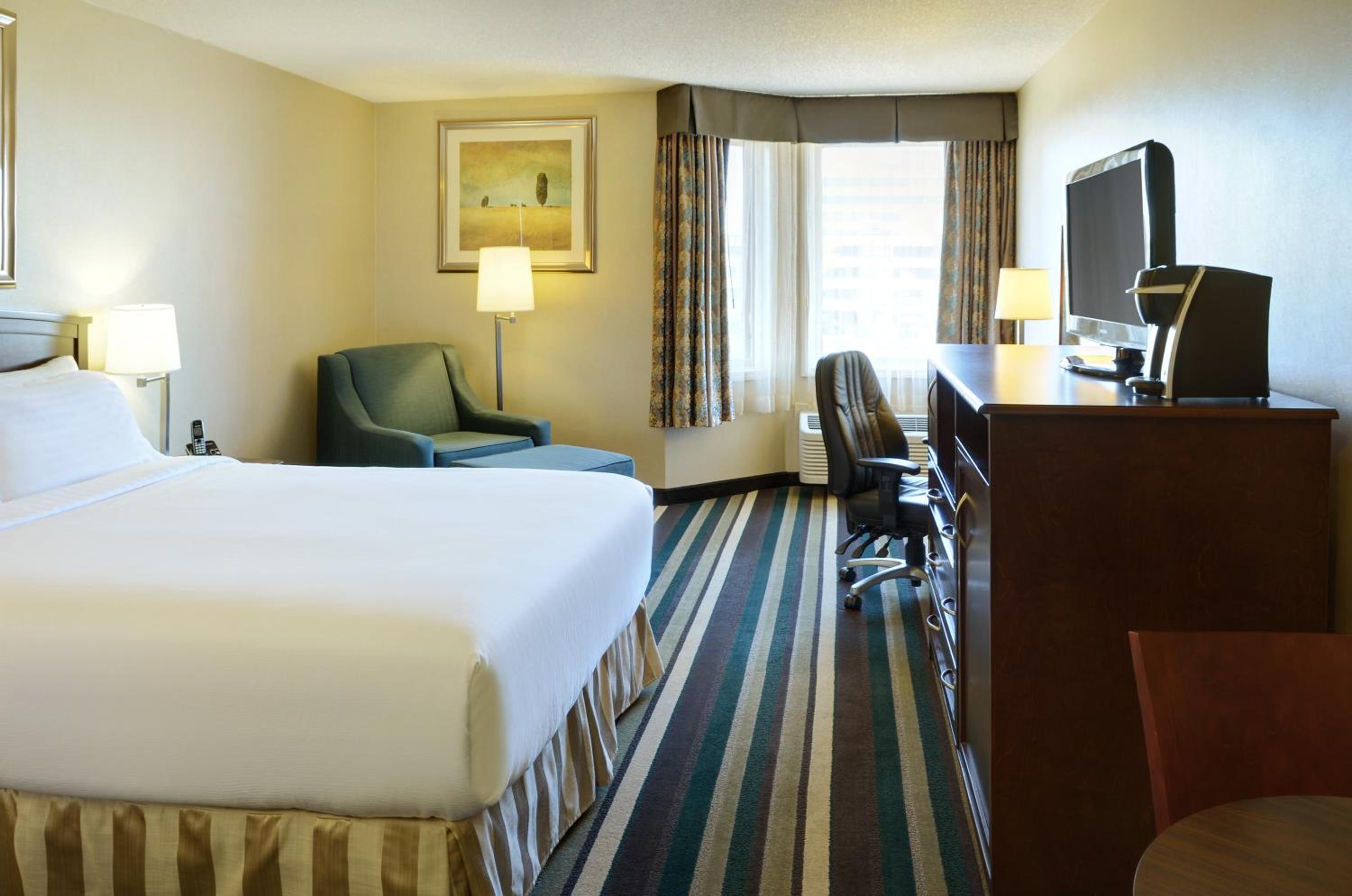 Standard Queen Room - Photo 5