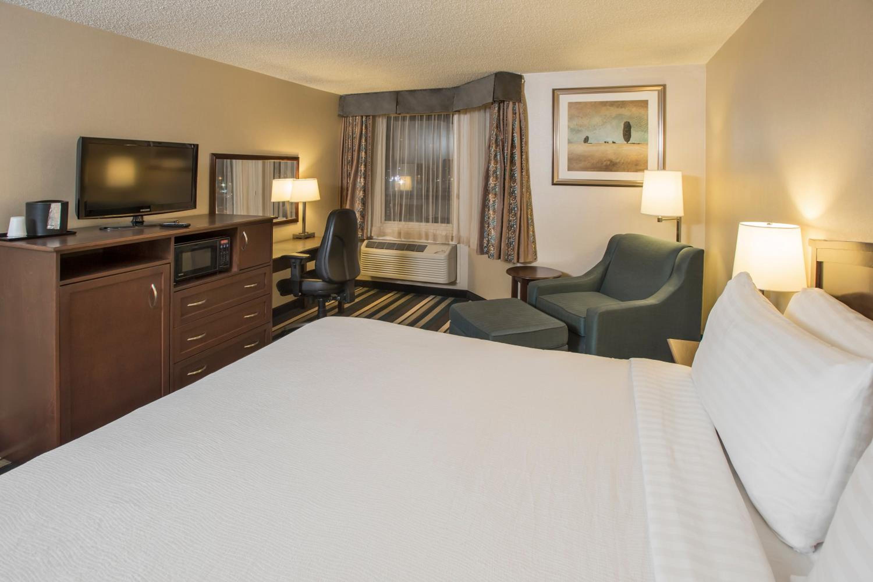 Standard King Room - Photo 1
