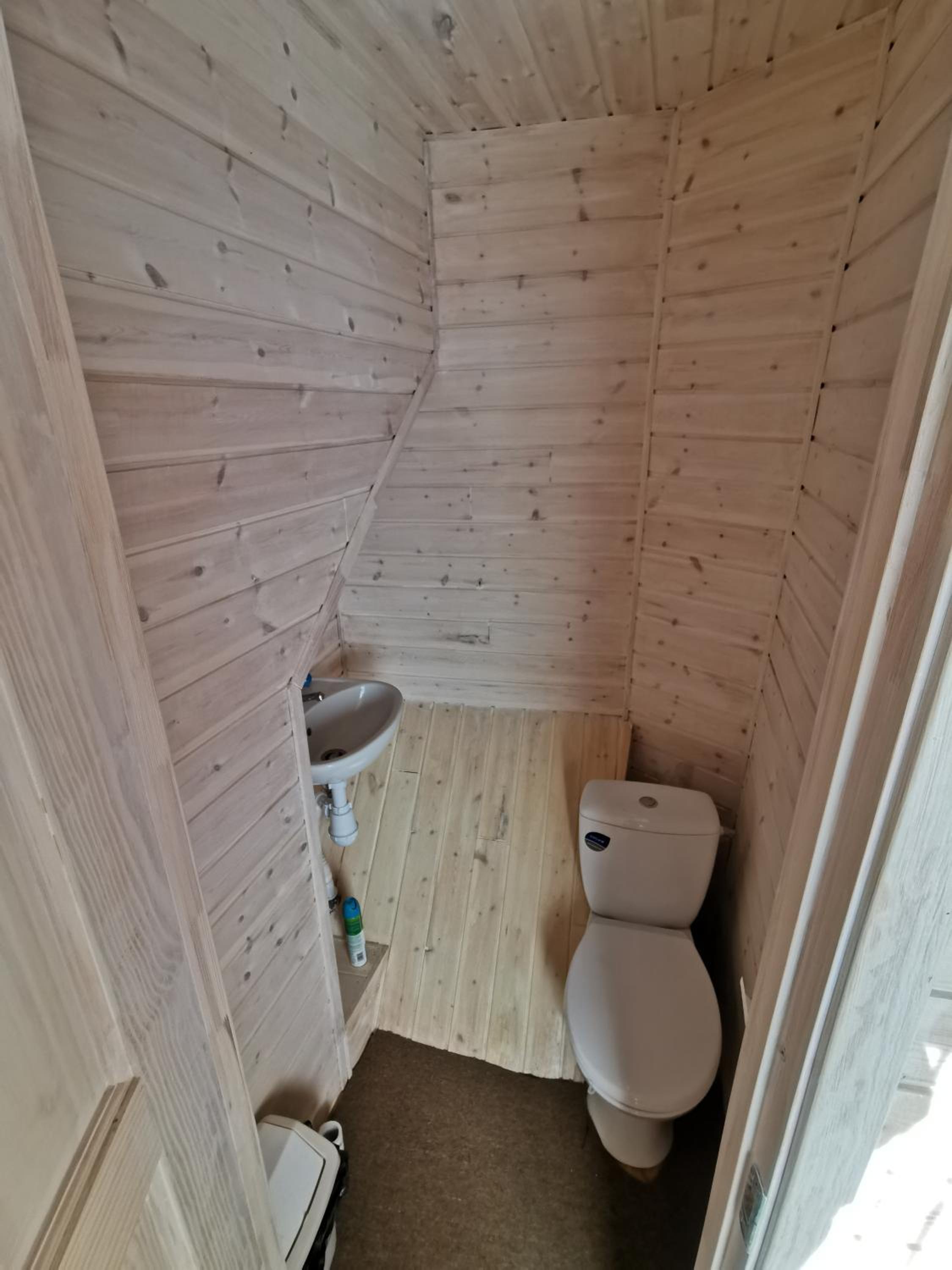 Double Room with Shared Bathroom photo 2