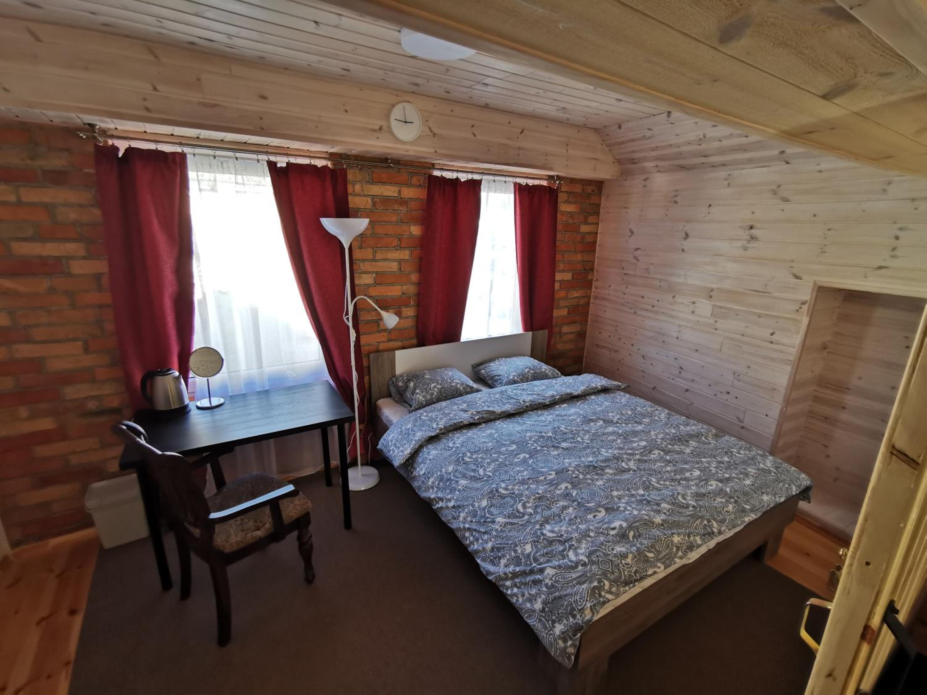 Double Room with Shared Bathroom photo 3