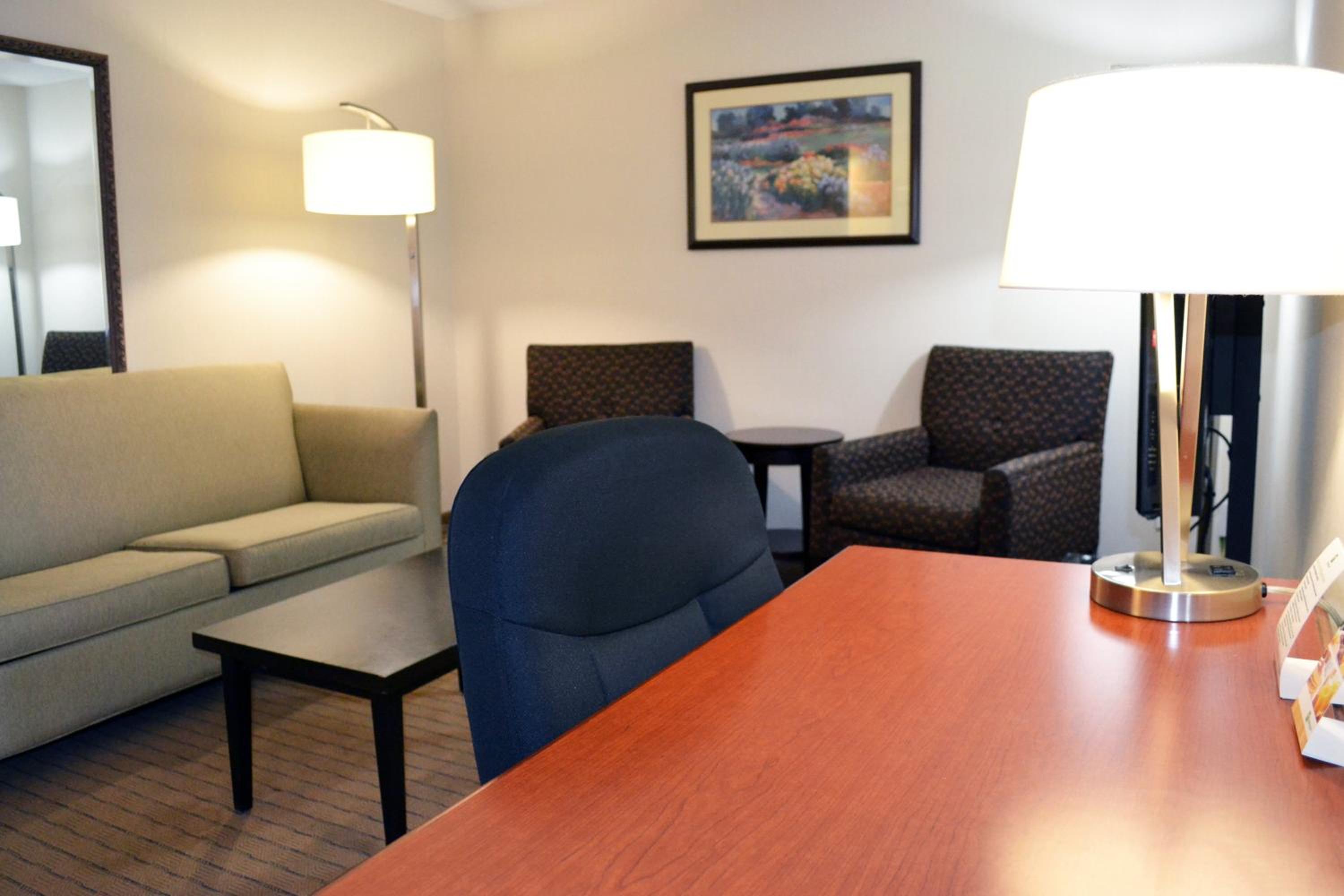 King Room - Mobility Access/Hearing Accessible - Photo 1