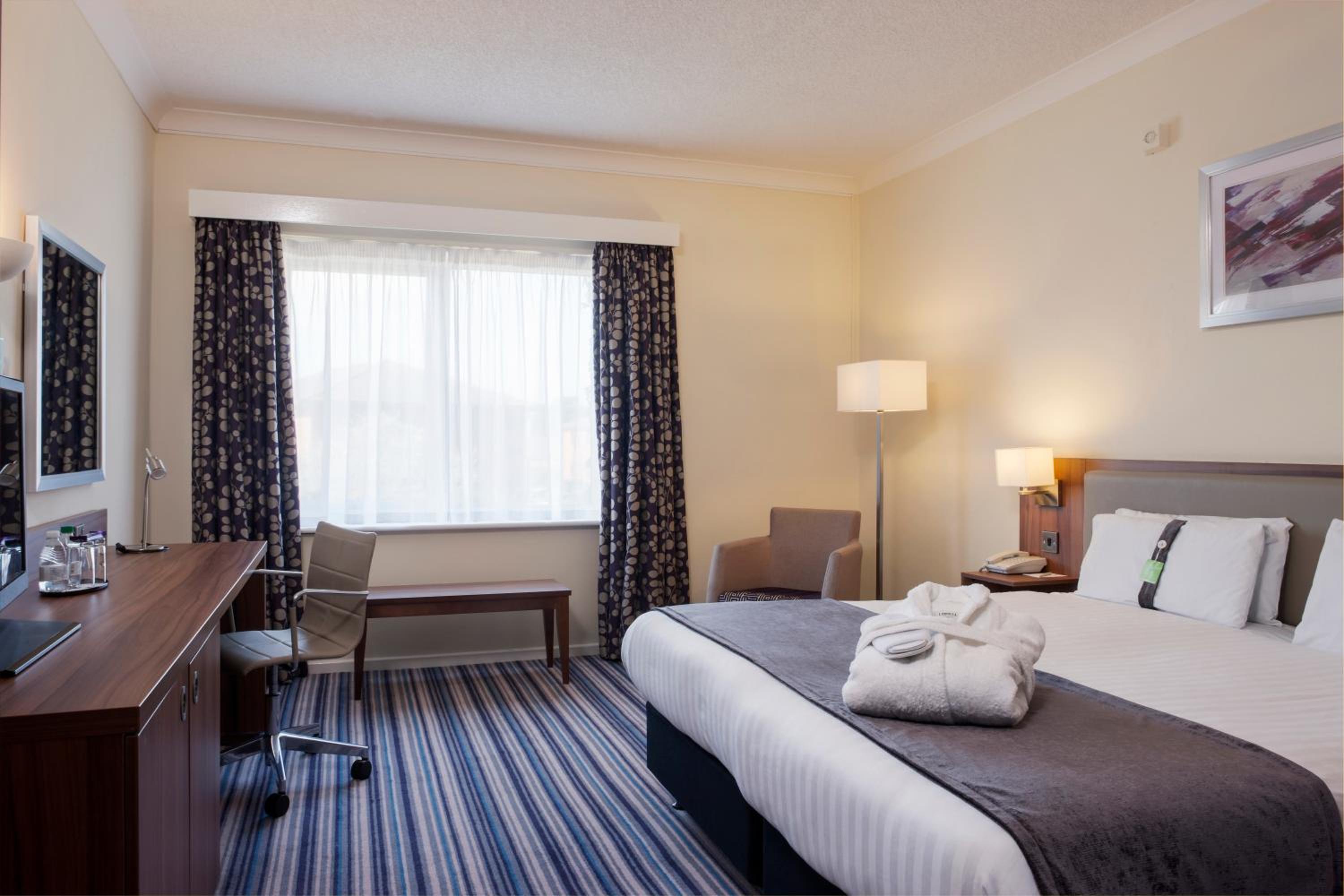 Standard King Room - Photo 1
