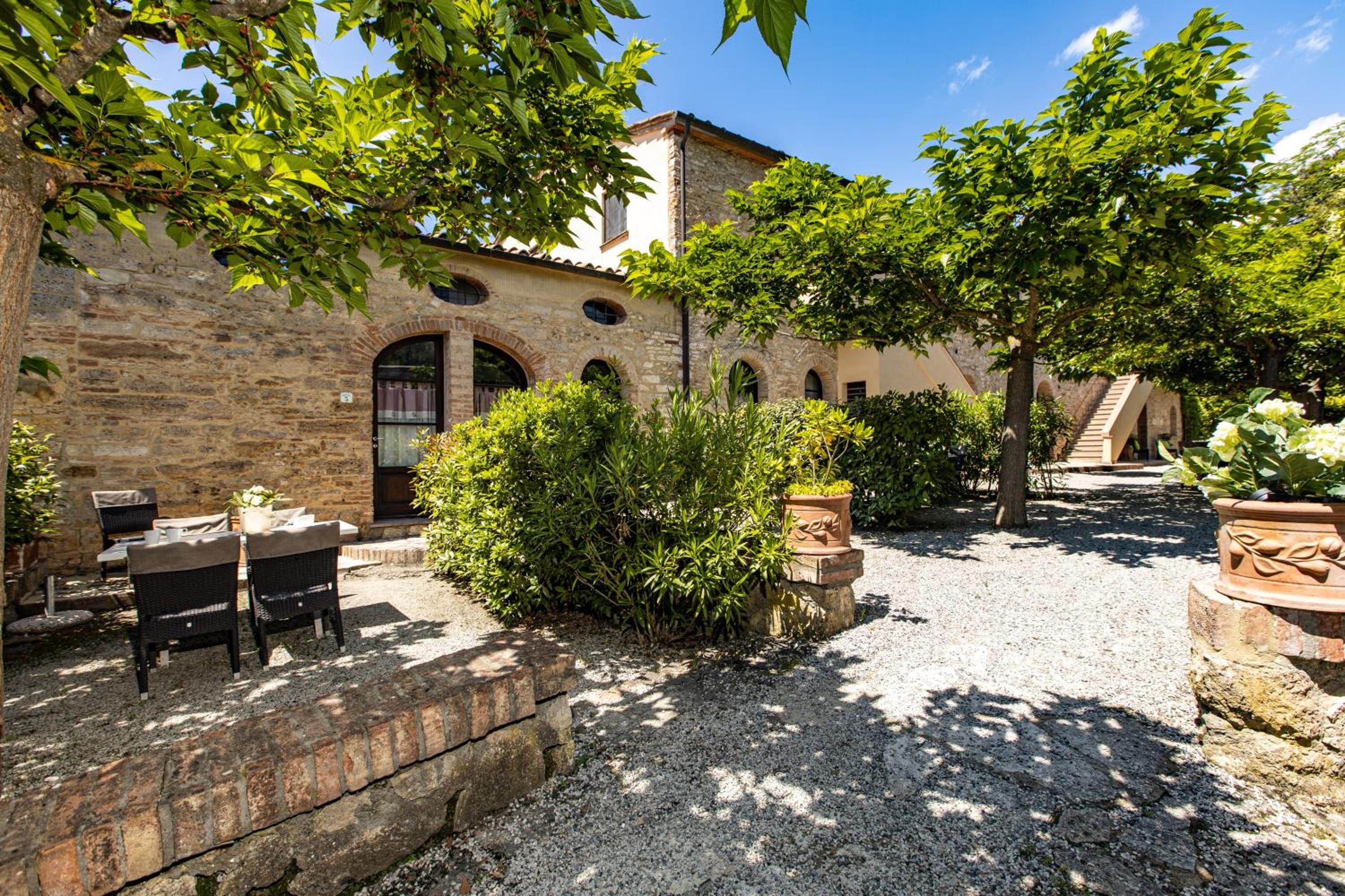 Maisonette photo 2