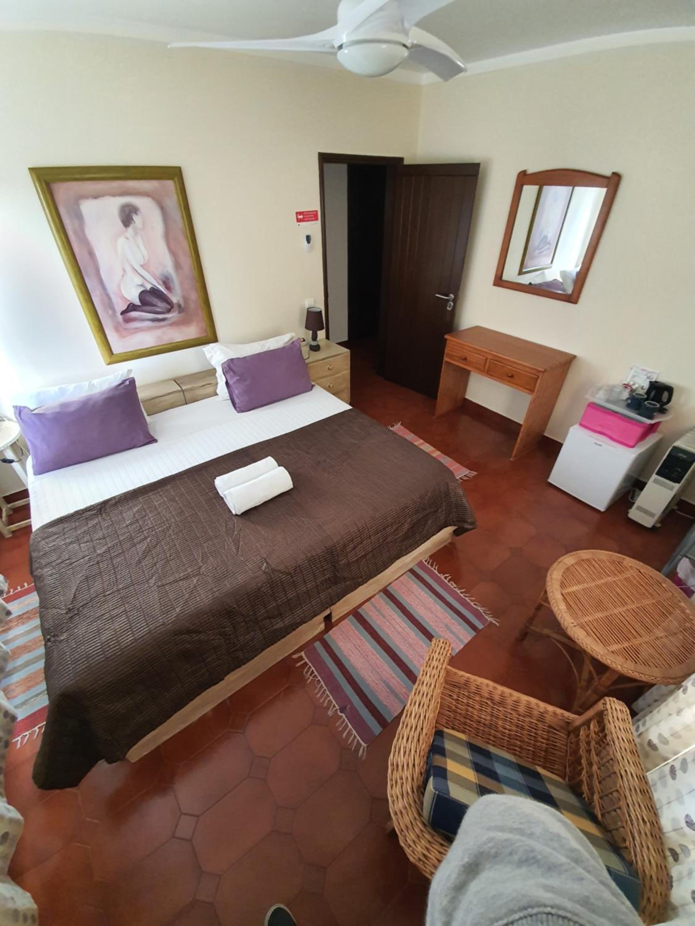 Double Room with Exterior Shared Bathroom photo 2