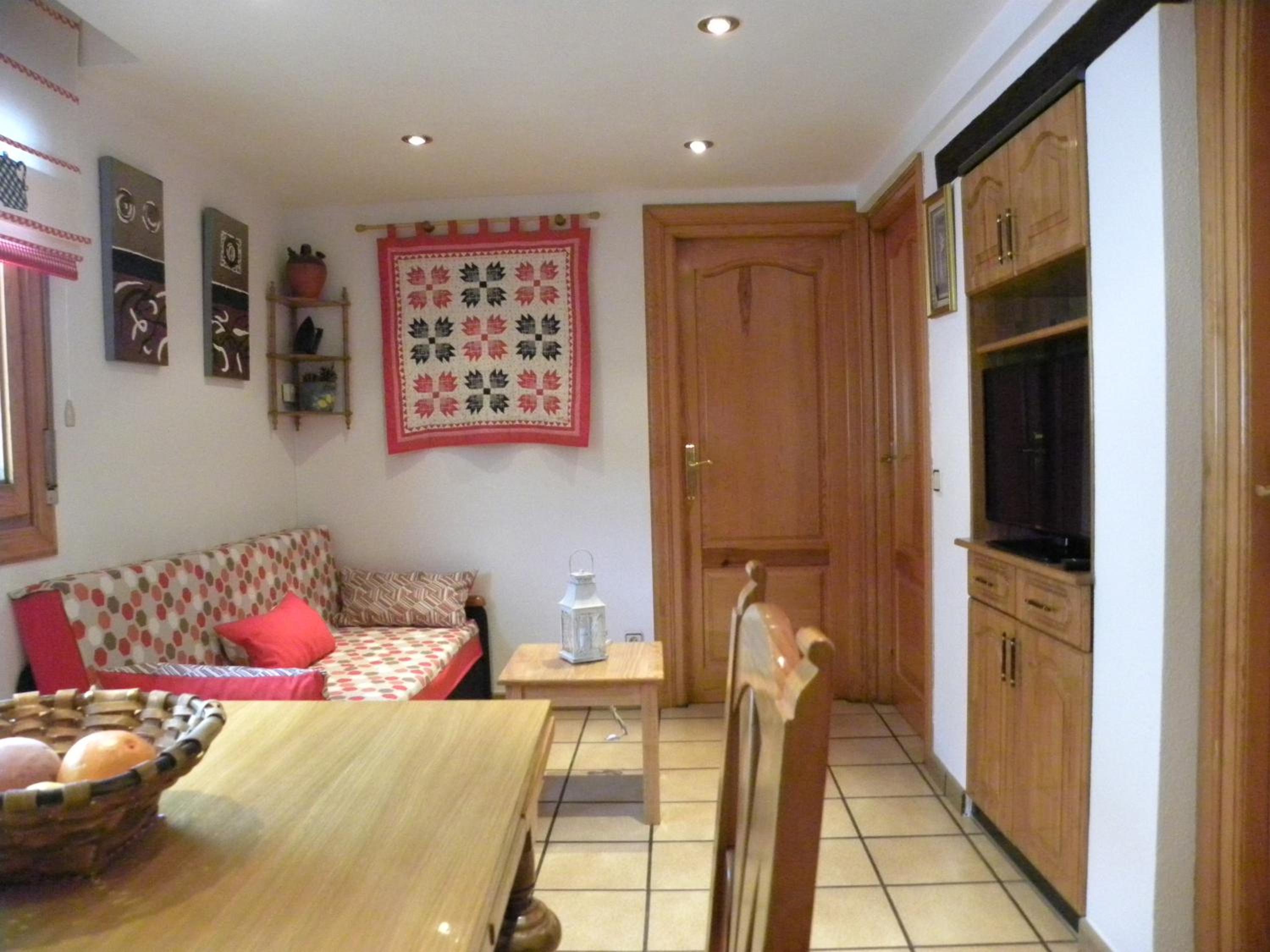 Two-Bedroom Apartment - Photo 9