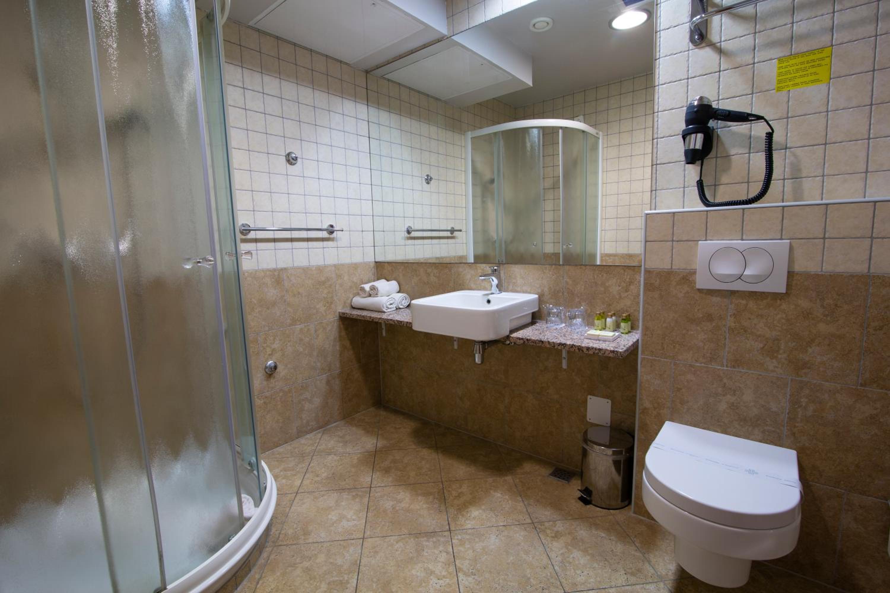 Superior Double or Twin Room - Annex - Photo 8