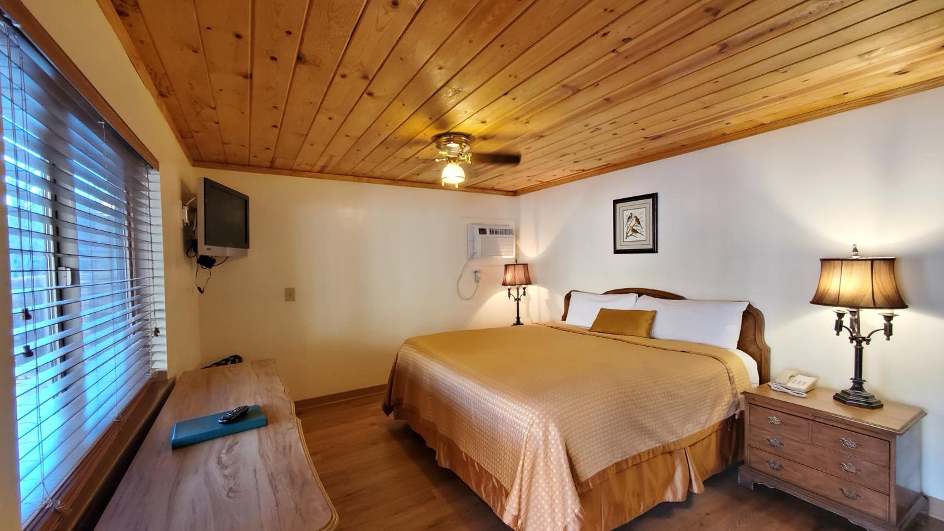 Riverfront suite photo 1
