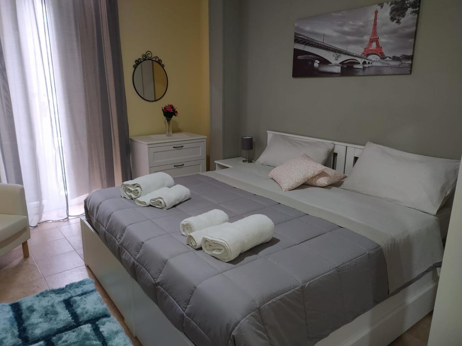 Quadruple Room with Balcony - Photo 4