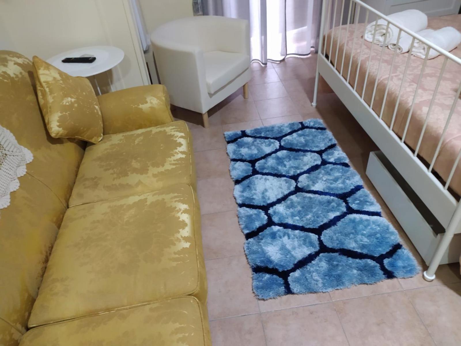 Quadruple Room with Balcony - Photo 6