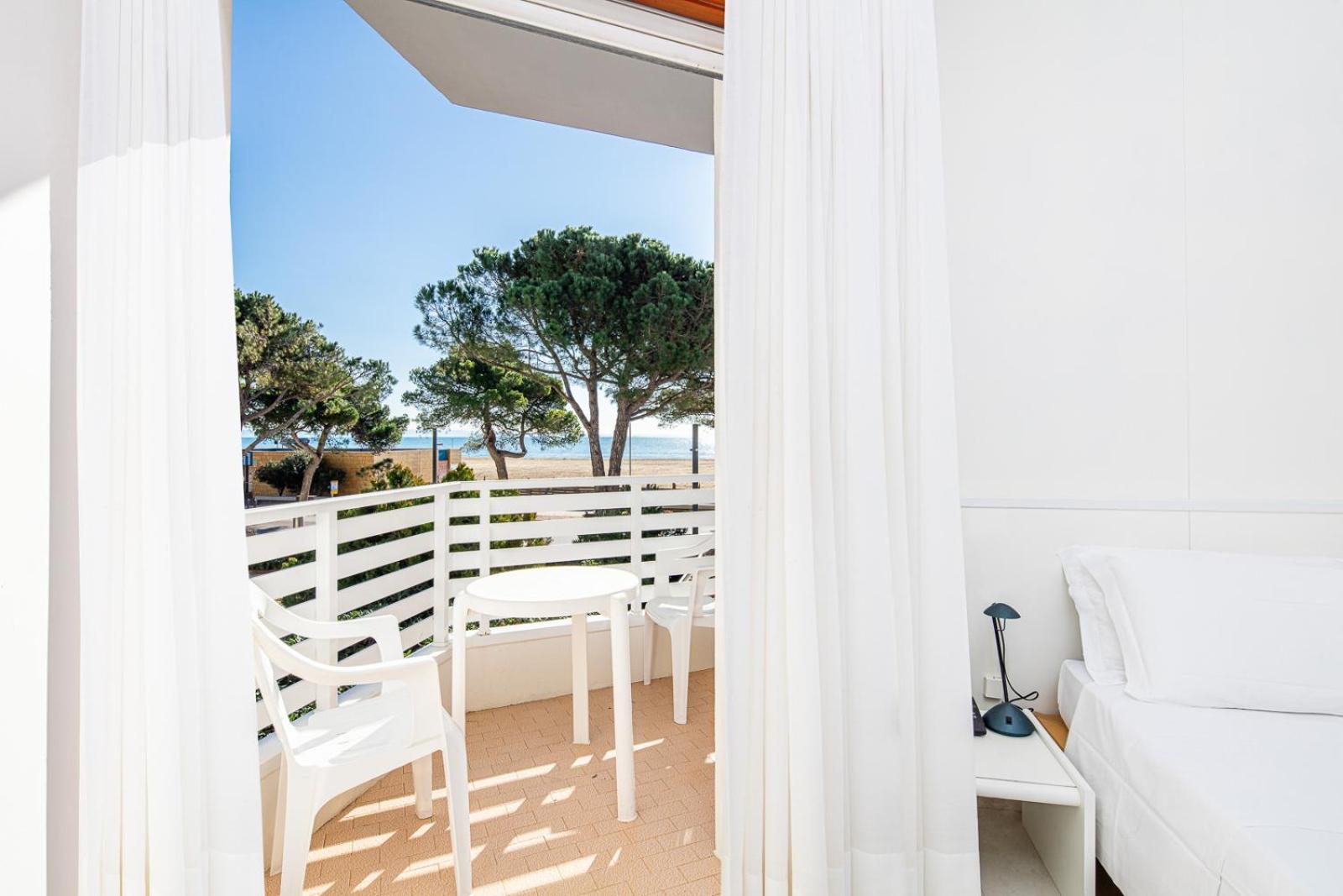 Standard Double Room - Photo 2