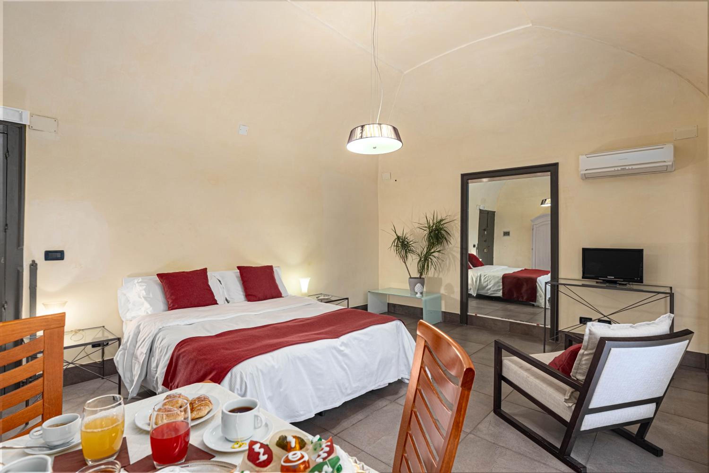 Junior Suite with Balcony photo 1