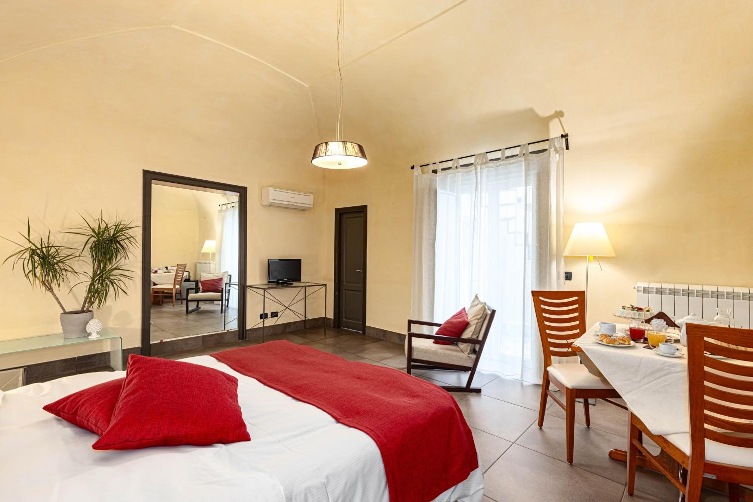 Junior Suite with Balcony photo 2