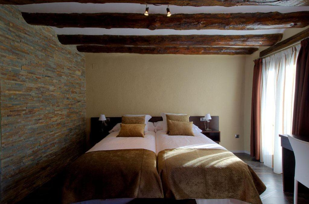 Double Room with Private Bathroom photo 2