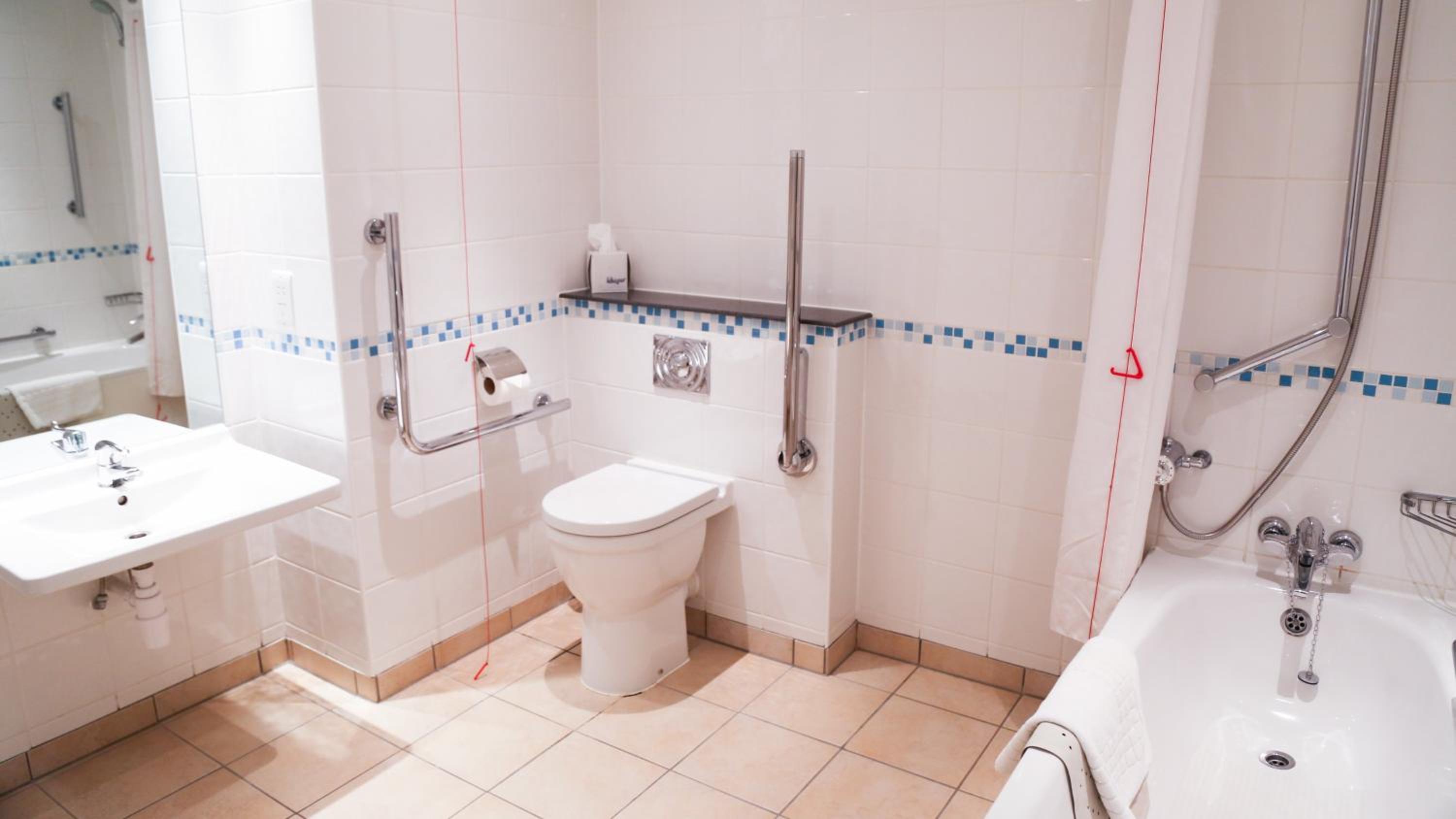 Standard Double Room - Disability Access - Photo 2
