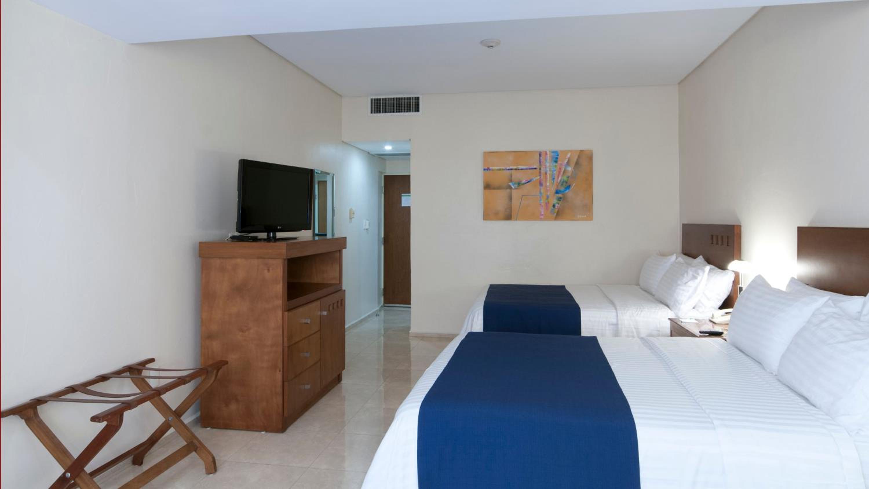 Standard Double Room with Two Double Beds photo 2